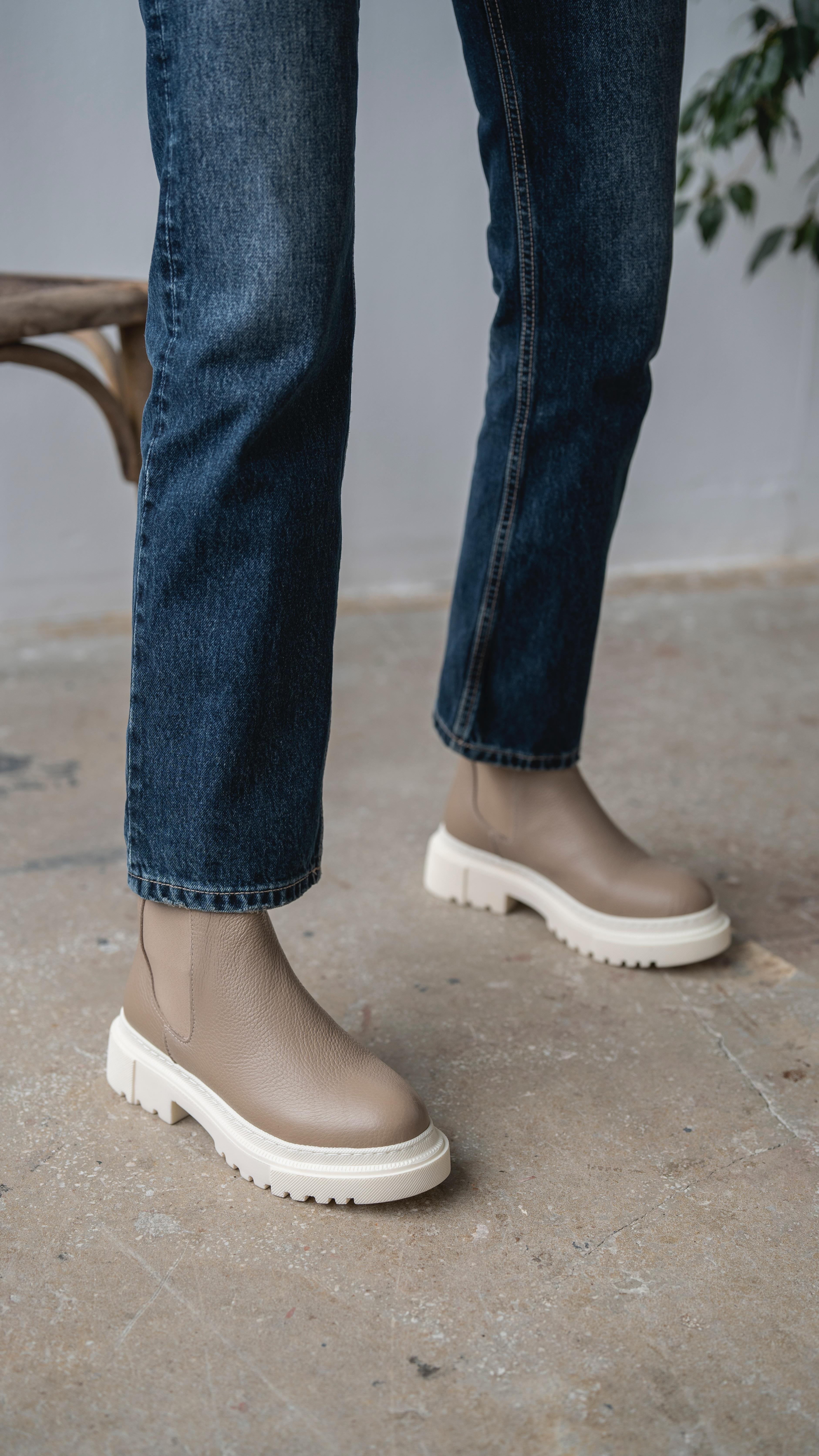 Veronica Vizon   Hakiki Deri   Bot