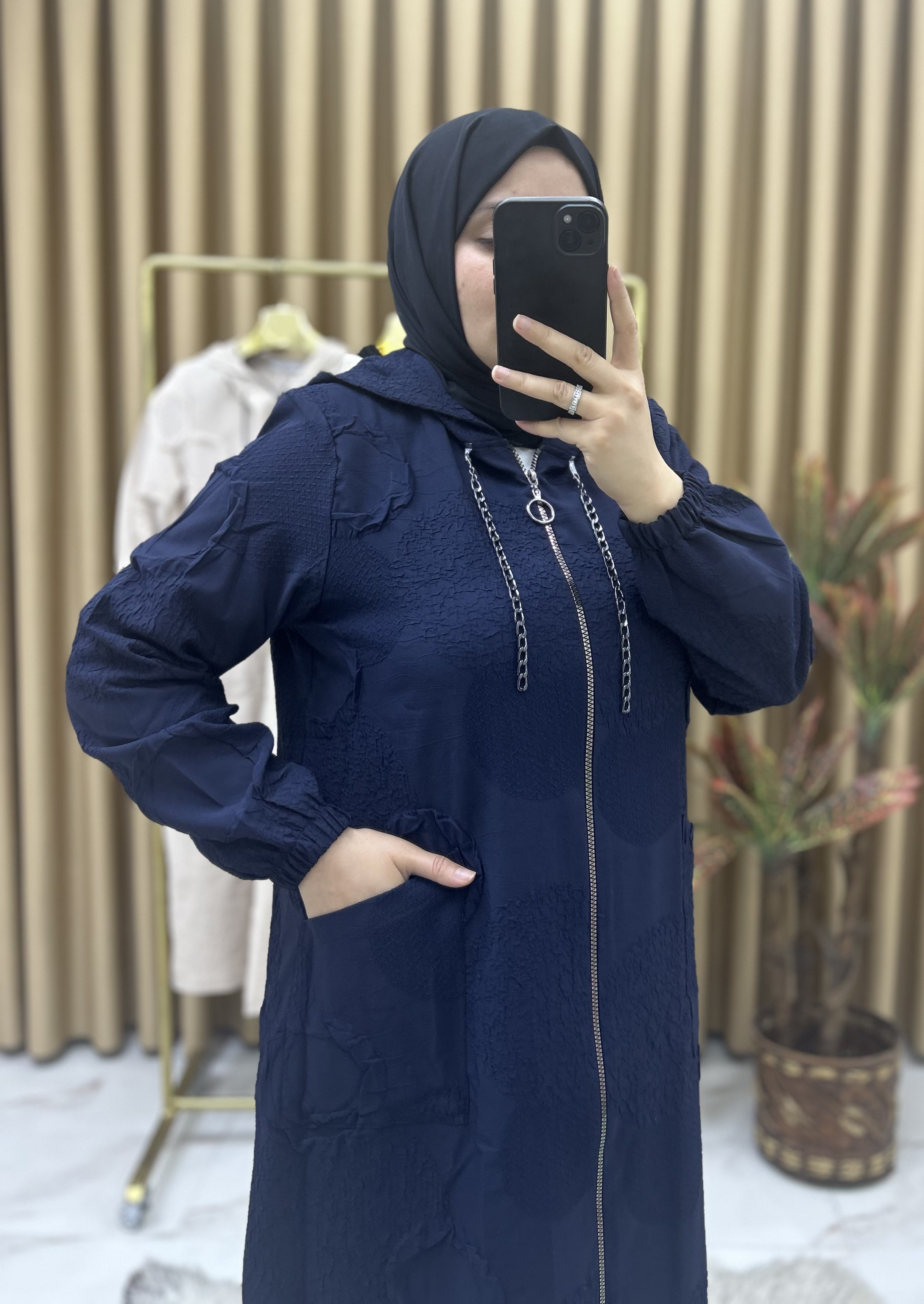 Azra Jakarlı Kabartmalı Zincirli Kap Lacivert 30106