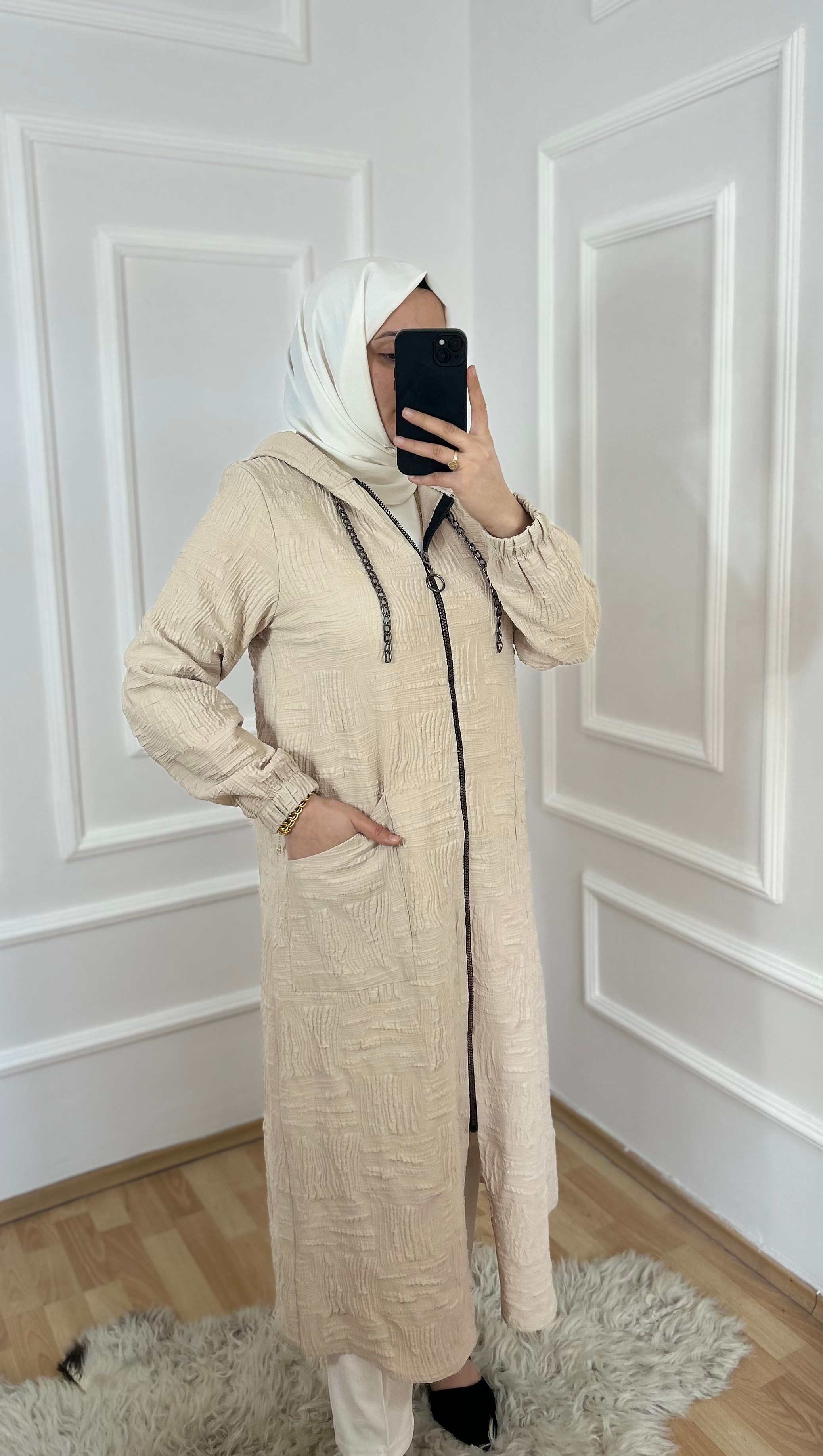 Mercan Zincir Detaylı Giy-Çık Kap Krem 30105