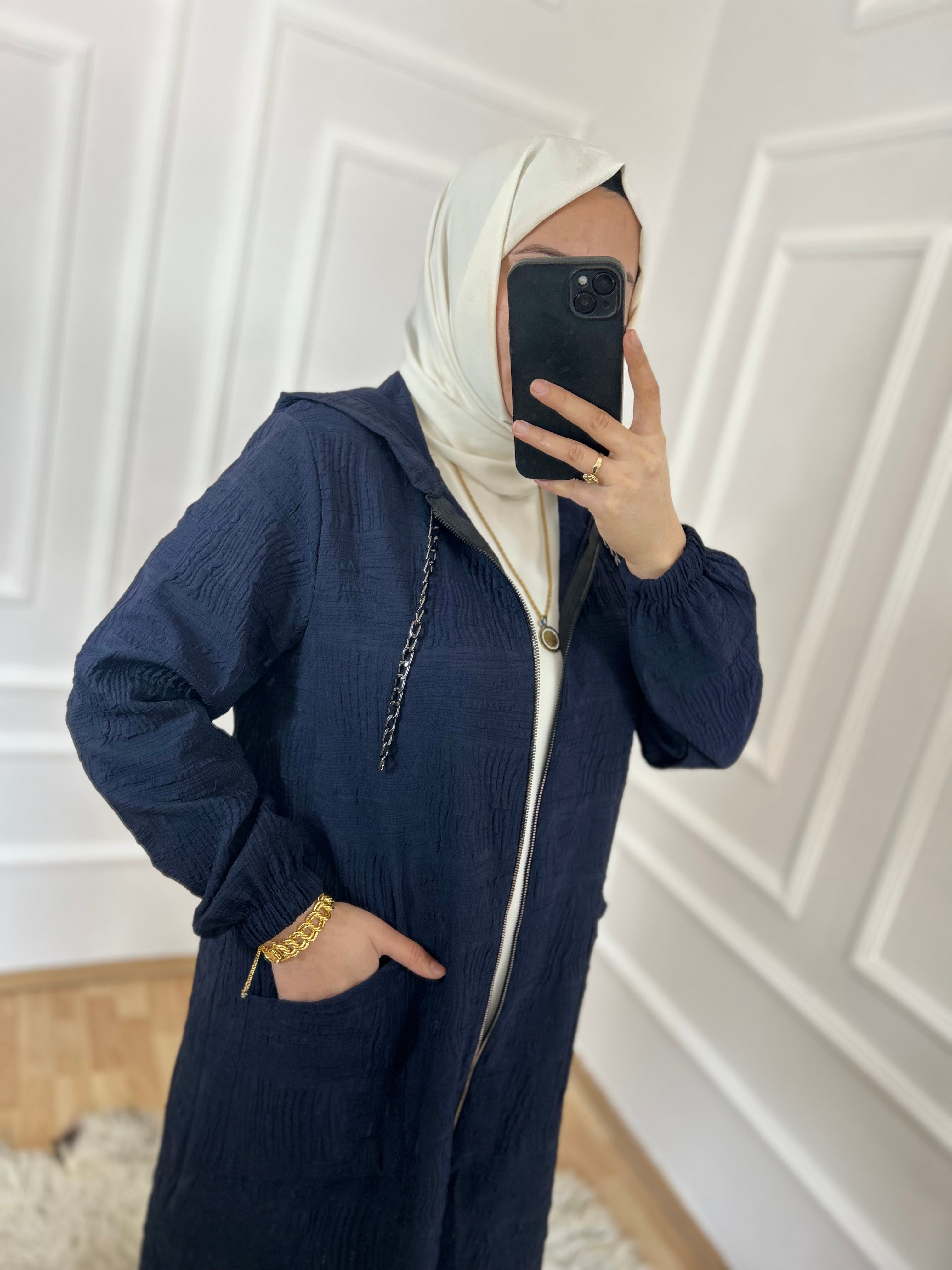 Mercan Zincir Detaylı Giy-Çık Kap Lacivert 30105
