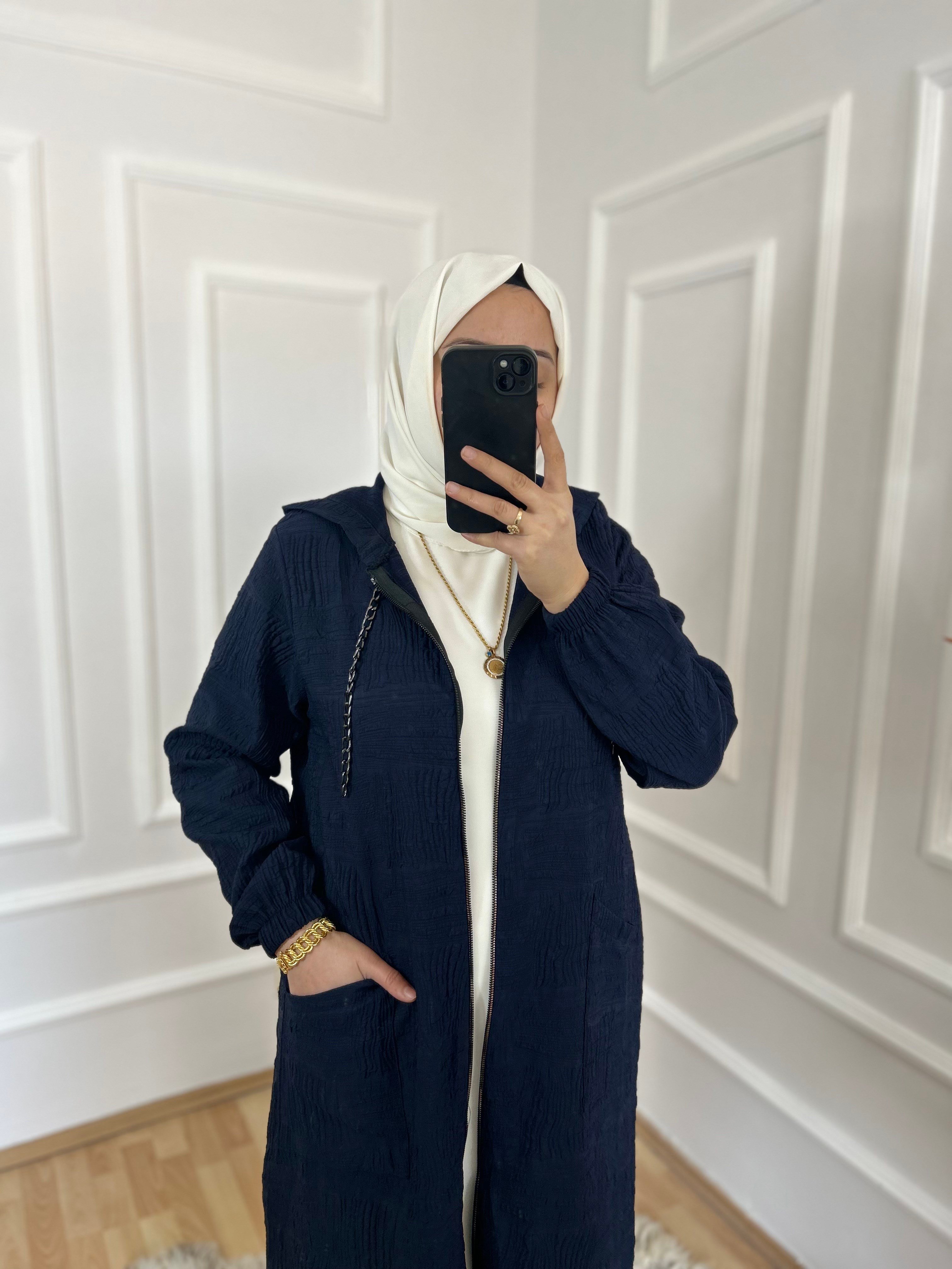 Mercan Zincir Detaylı Giy-Çık Kap Lacivert 30105