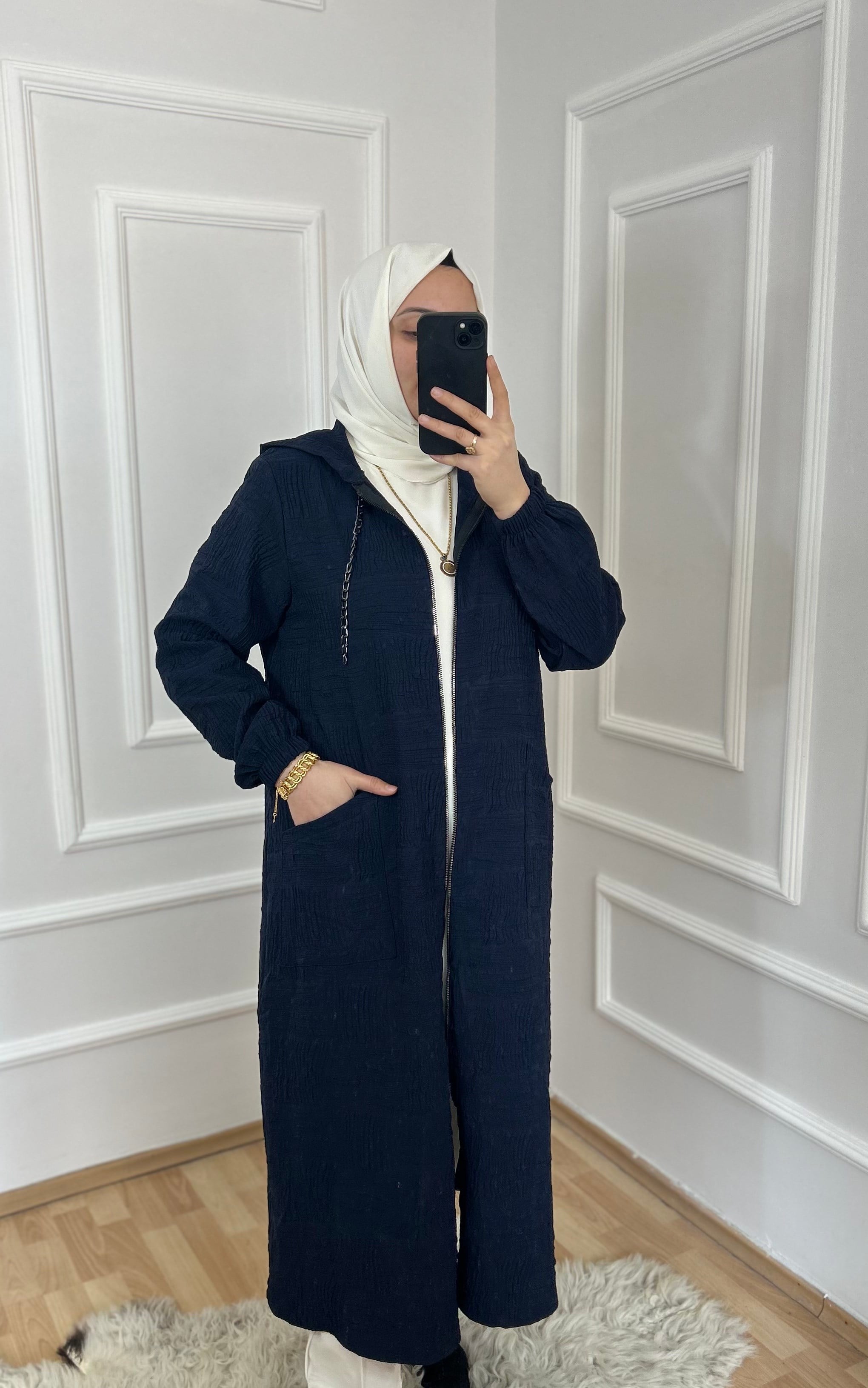 Mercan Zincir Detaylı Giy-Çık Kap Lacivert 30105