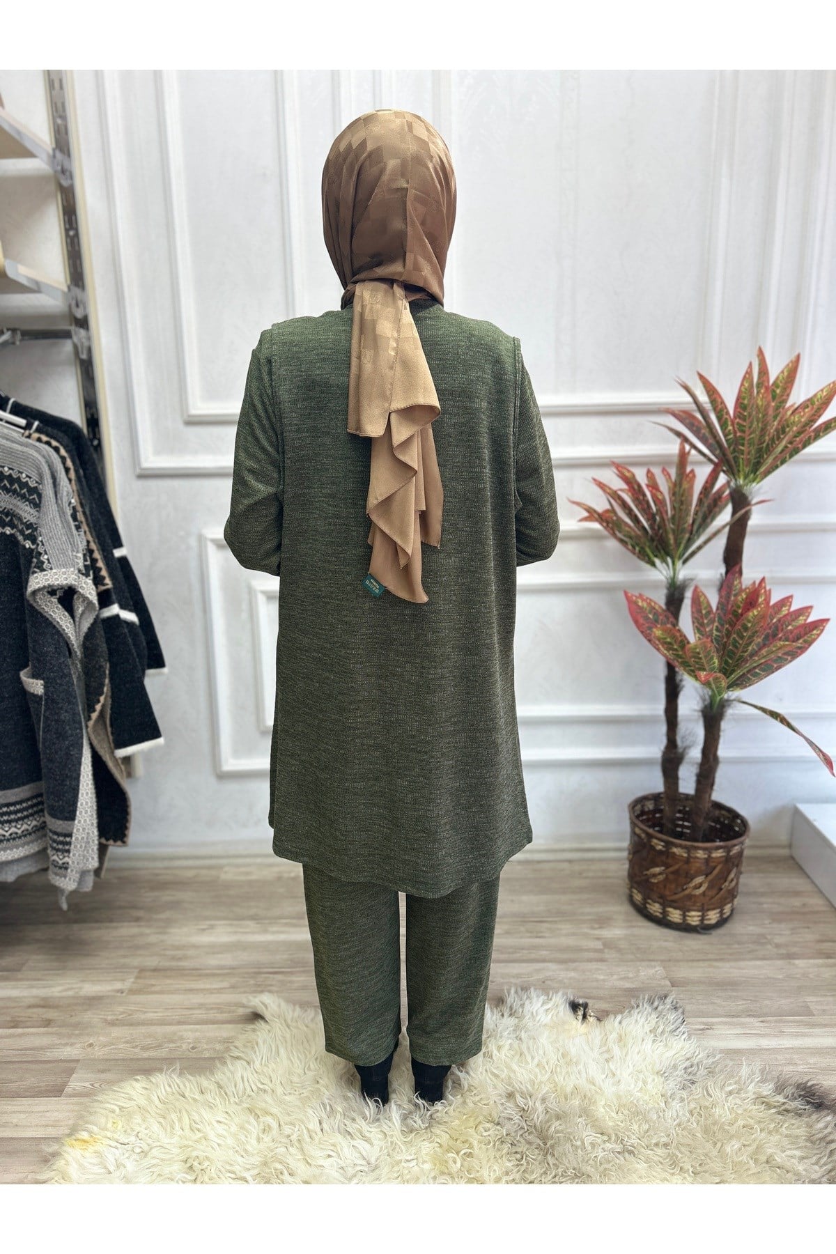 Üçlü Yelekli Takım