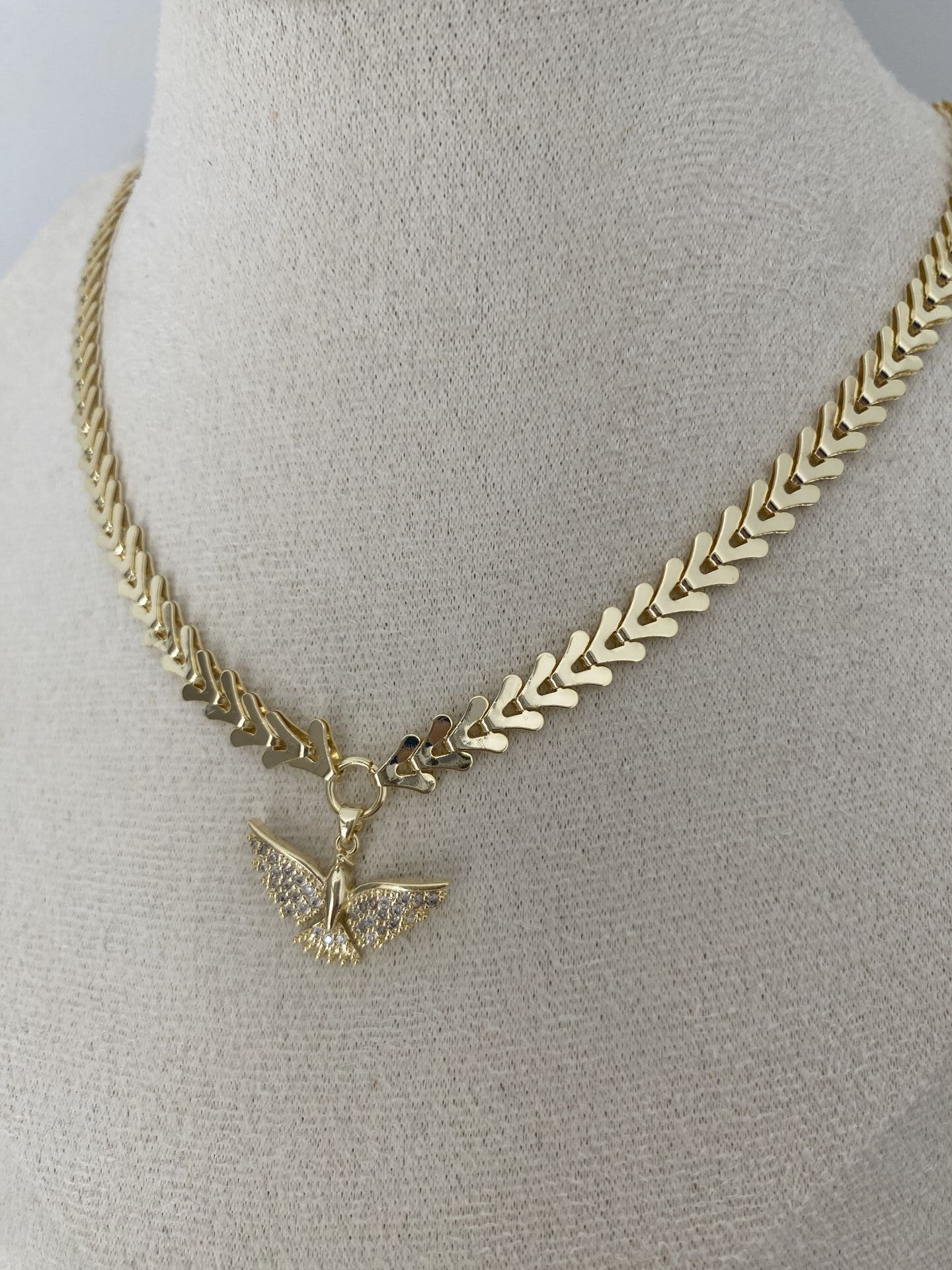 Gömme Taşlı Anka Figürlü Choker Kolye