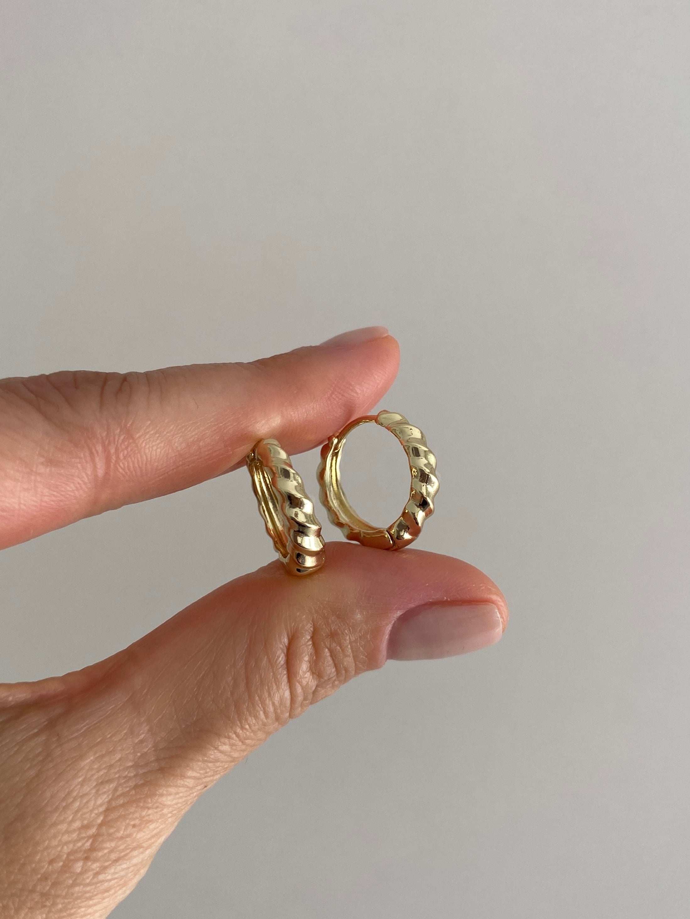 Özel Seri Burgu Halka Basic Küpe
