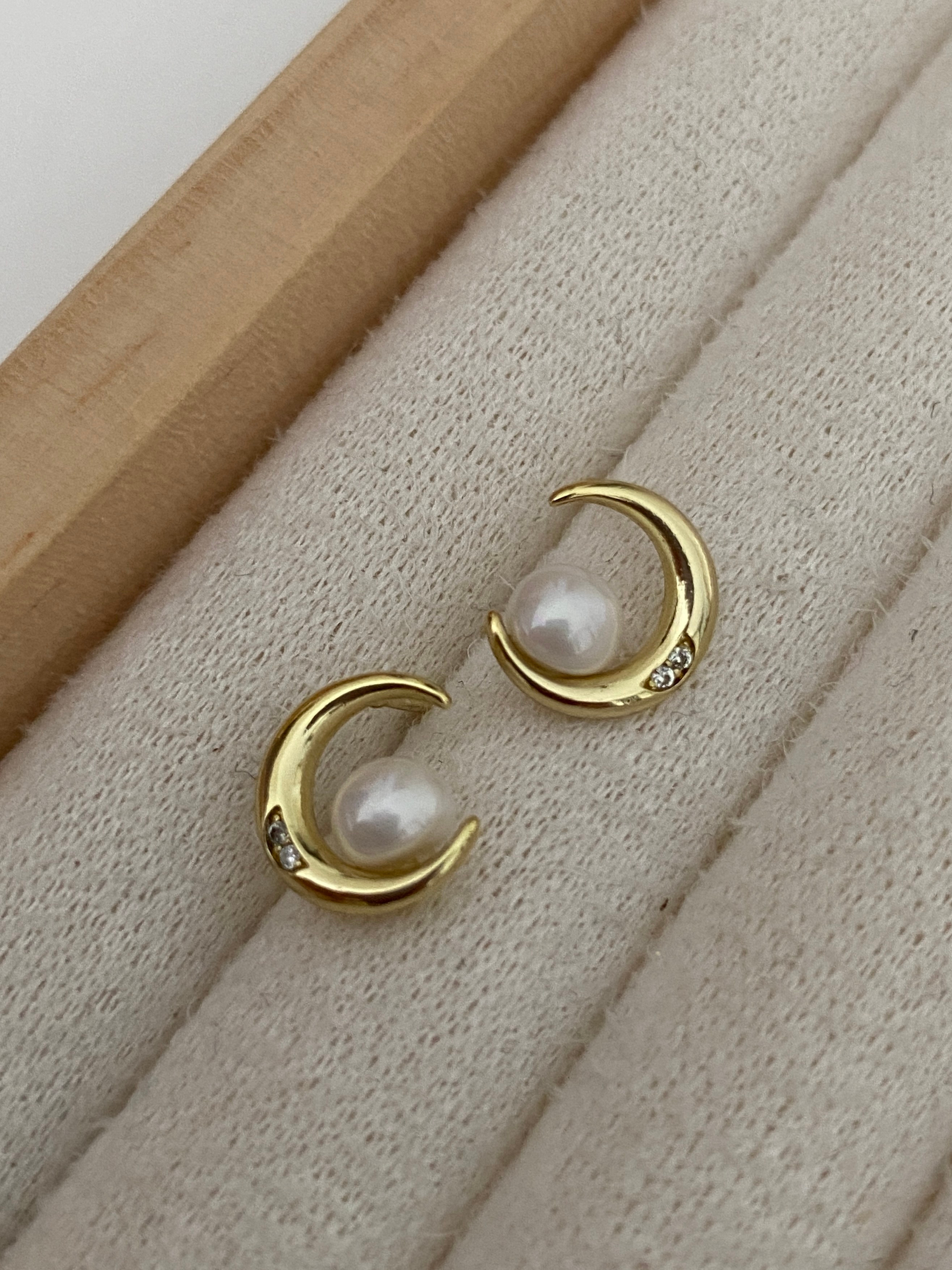Özel Seri İncili Minimal Hilal Küpe