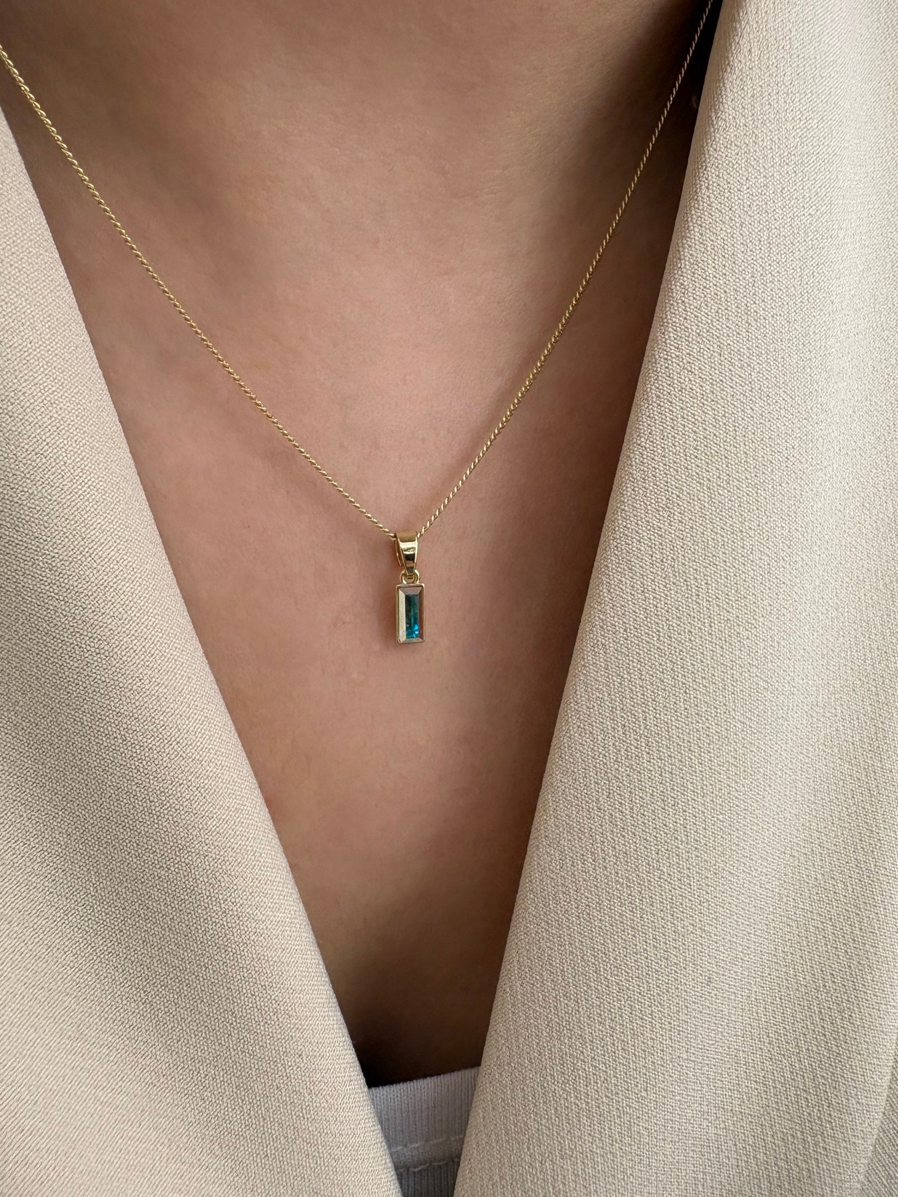 Özel Seri Minimal Dikdörtgen Swarovski Kolye