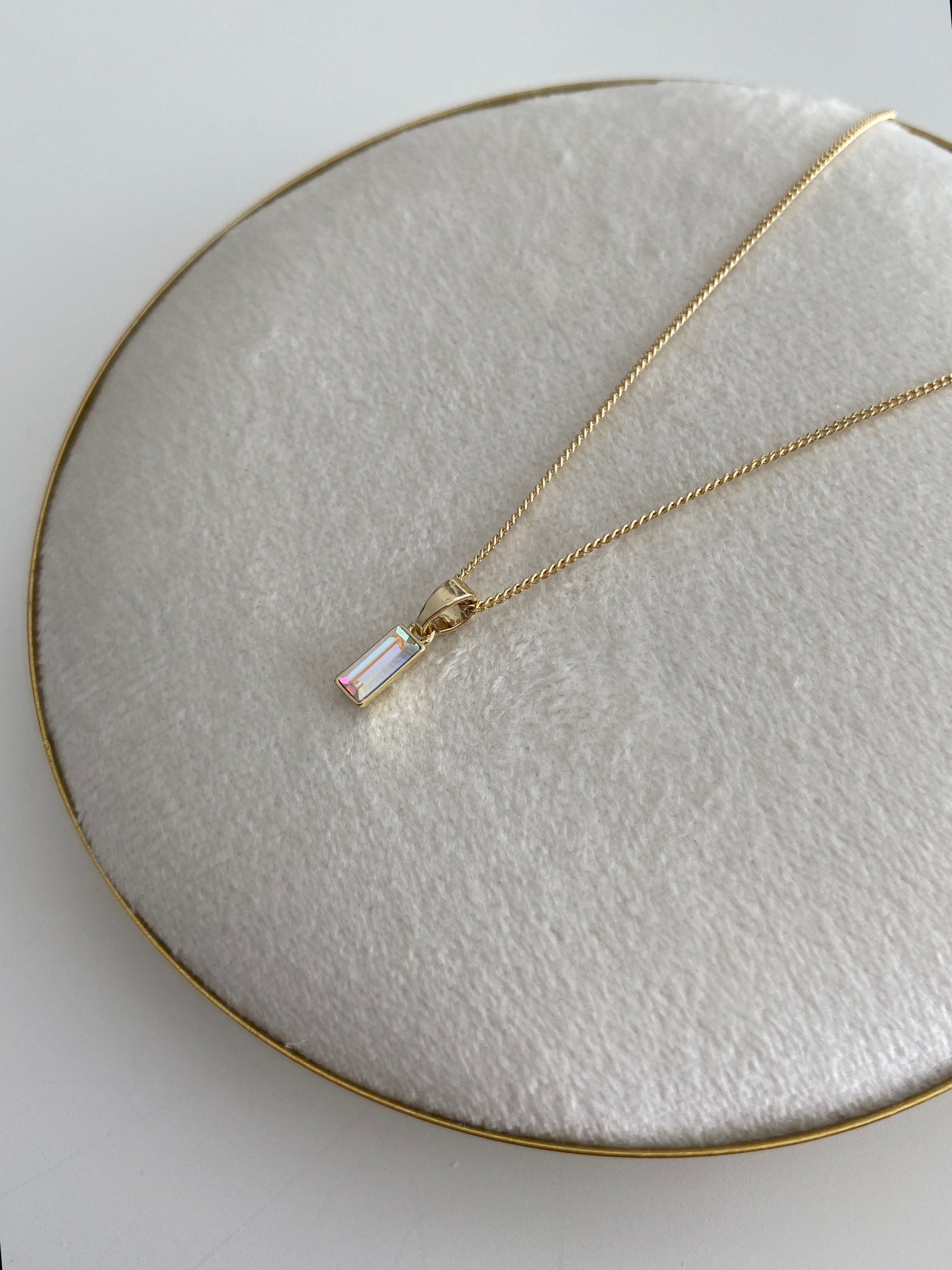 Özel Seri Minimal Dikdörtgen Swarovski Kolye