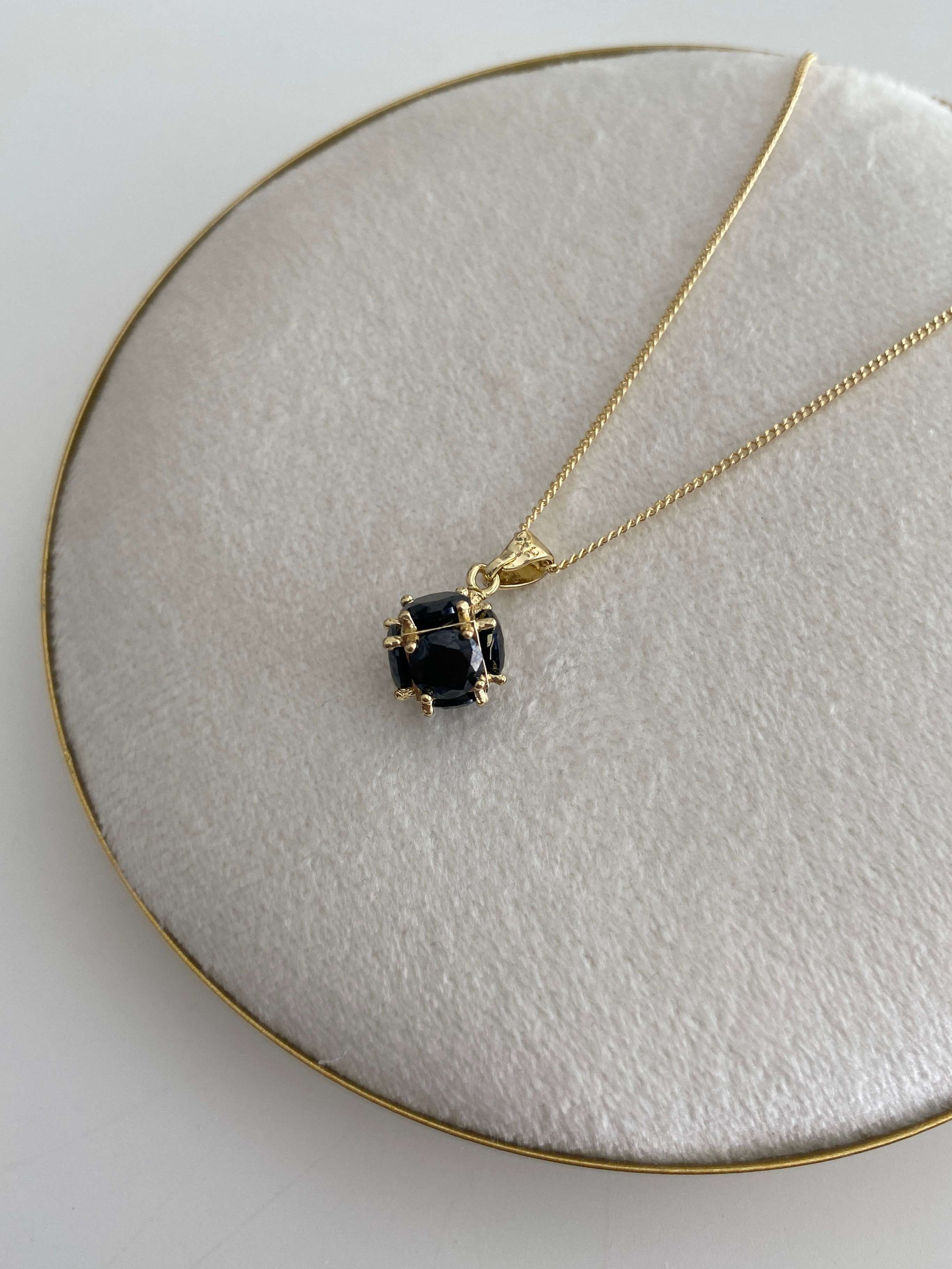 Özel Seri Minimal Siyah Swarovski Taşlı Küre Kolye