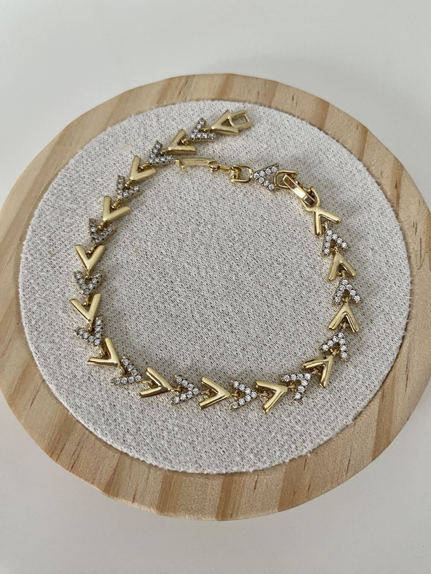 Özel Seri Sıralı V Model Bileklik (17cm+ek)