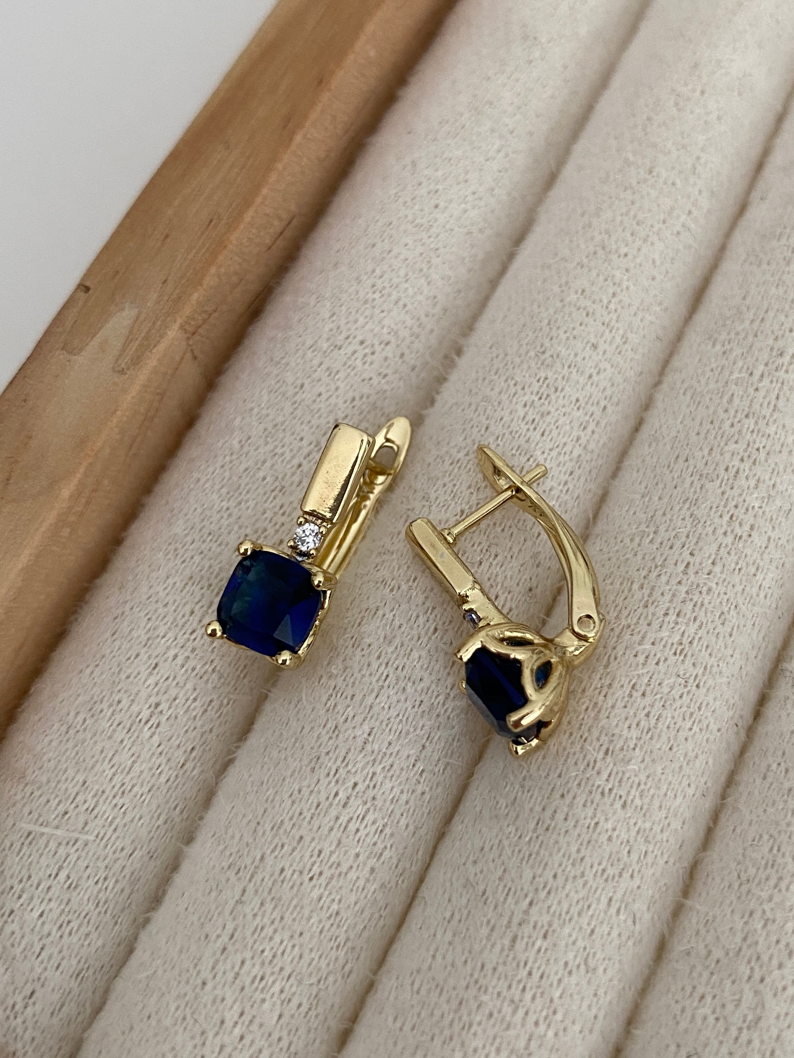 Özel Seri Swarovski Lacivert Kare Taşlı Halka Küpe
