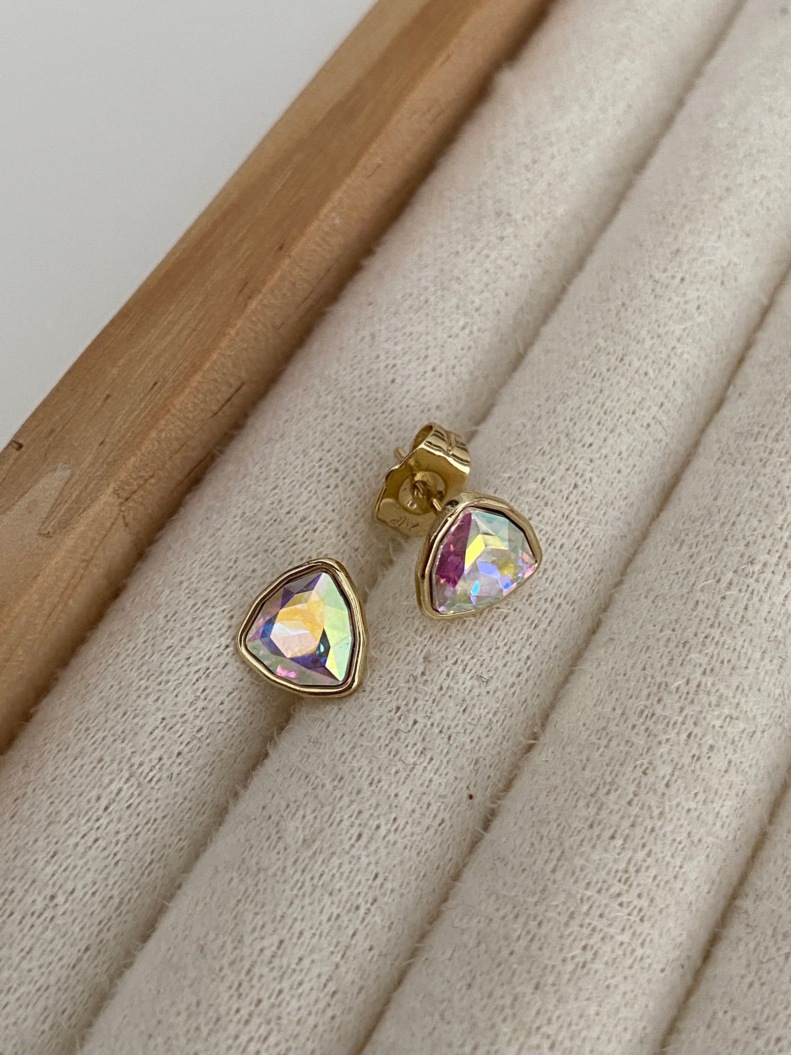 Özel Seri Swarovski Taşlı Minimal Üçgen Küpe