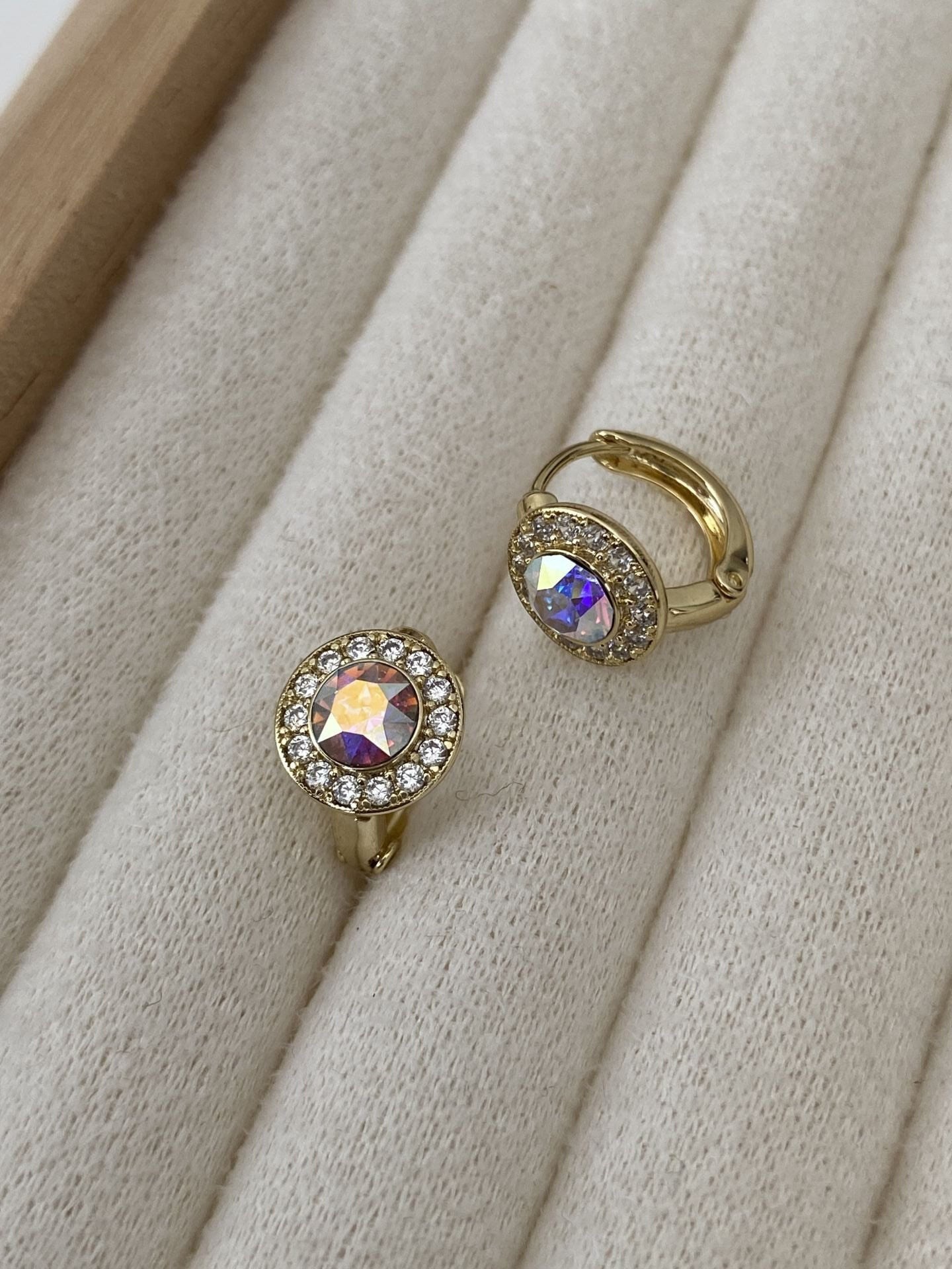 Özel Seri Swarovski Yuvarlak Taşlı Gömme Zirkon Detaylı Halka Küpe
