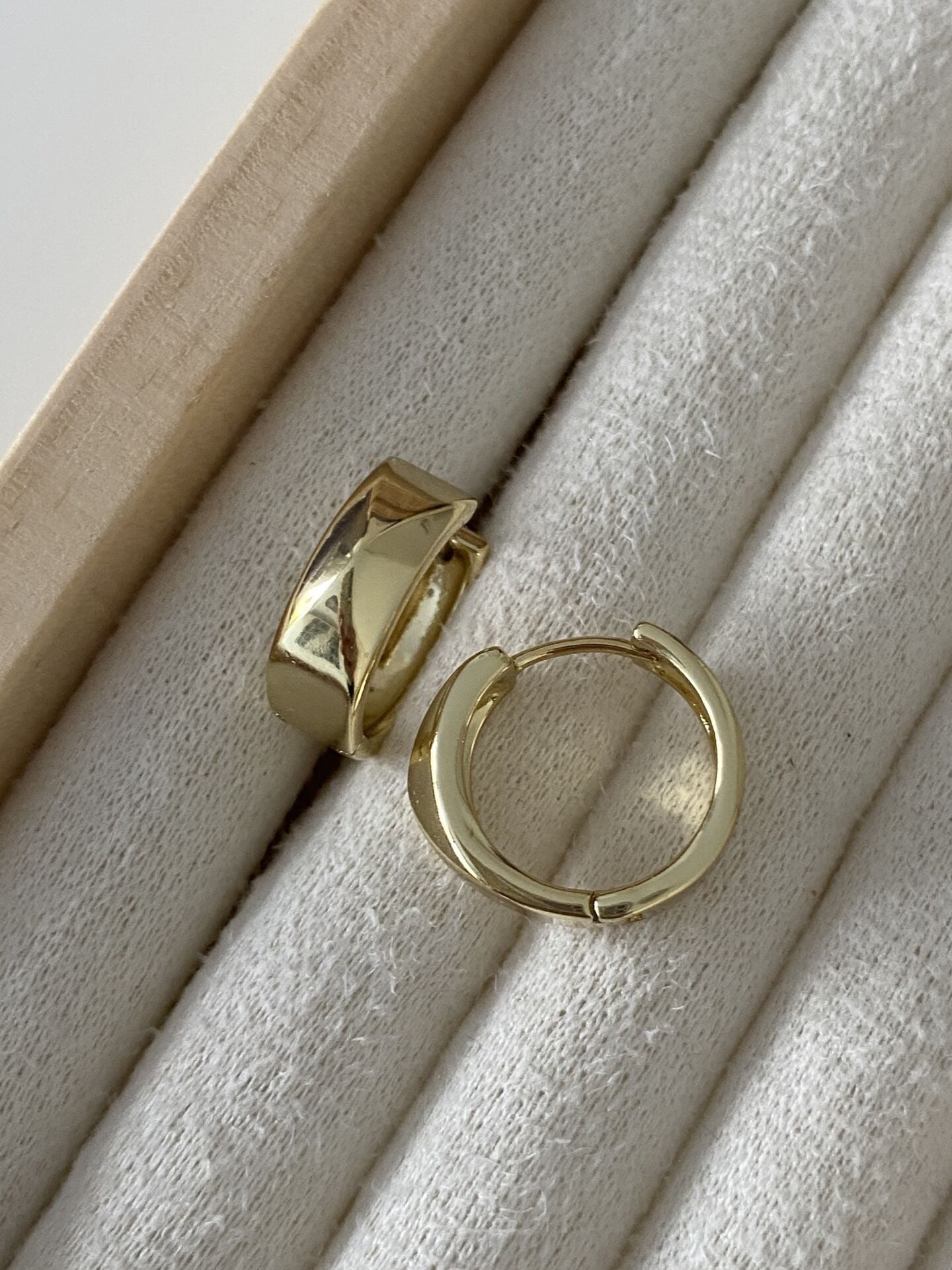Özel Seri Yansımalı Prizma Model Plaka Halka Küpe (İç çapı: 1,5cm)