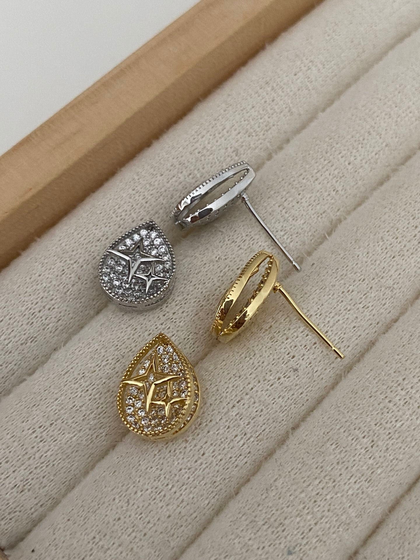 Özel Seri Yıldız Detaylı Üç Boyutlu Minimal Küpe