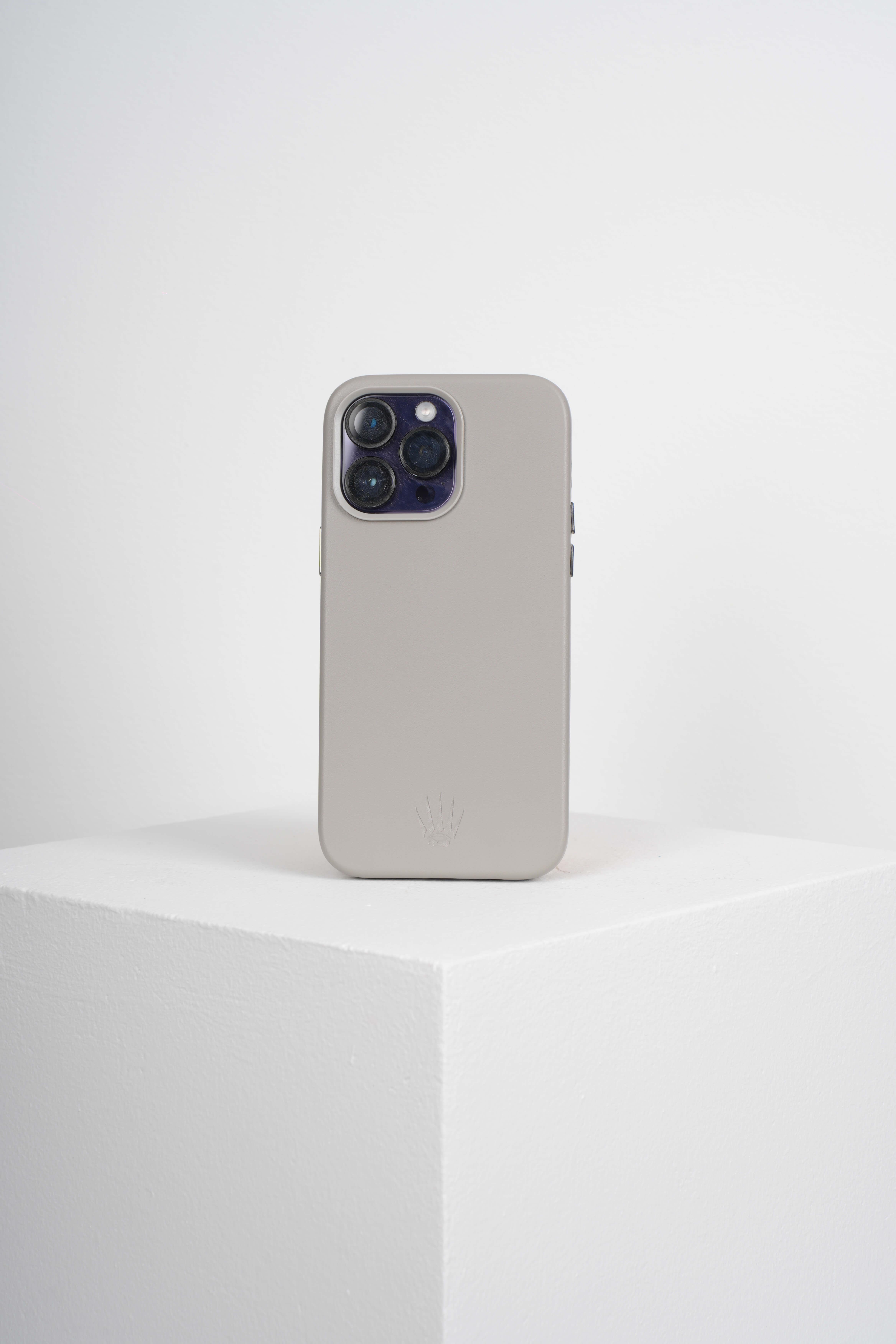 Triton Iphone 14 Pro Max Gri Kılıf Magsafe Özellikli Deri Kılıf14 pro maxWATCHOFROYALTriton Triton Iphone 14 Pro Max Gri Kılıf Magsafe Özellikli Deri Kılıf