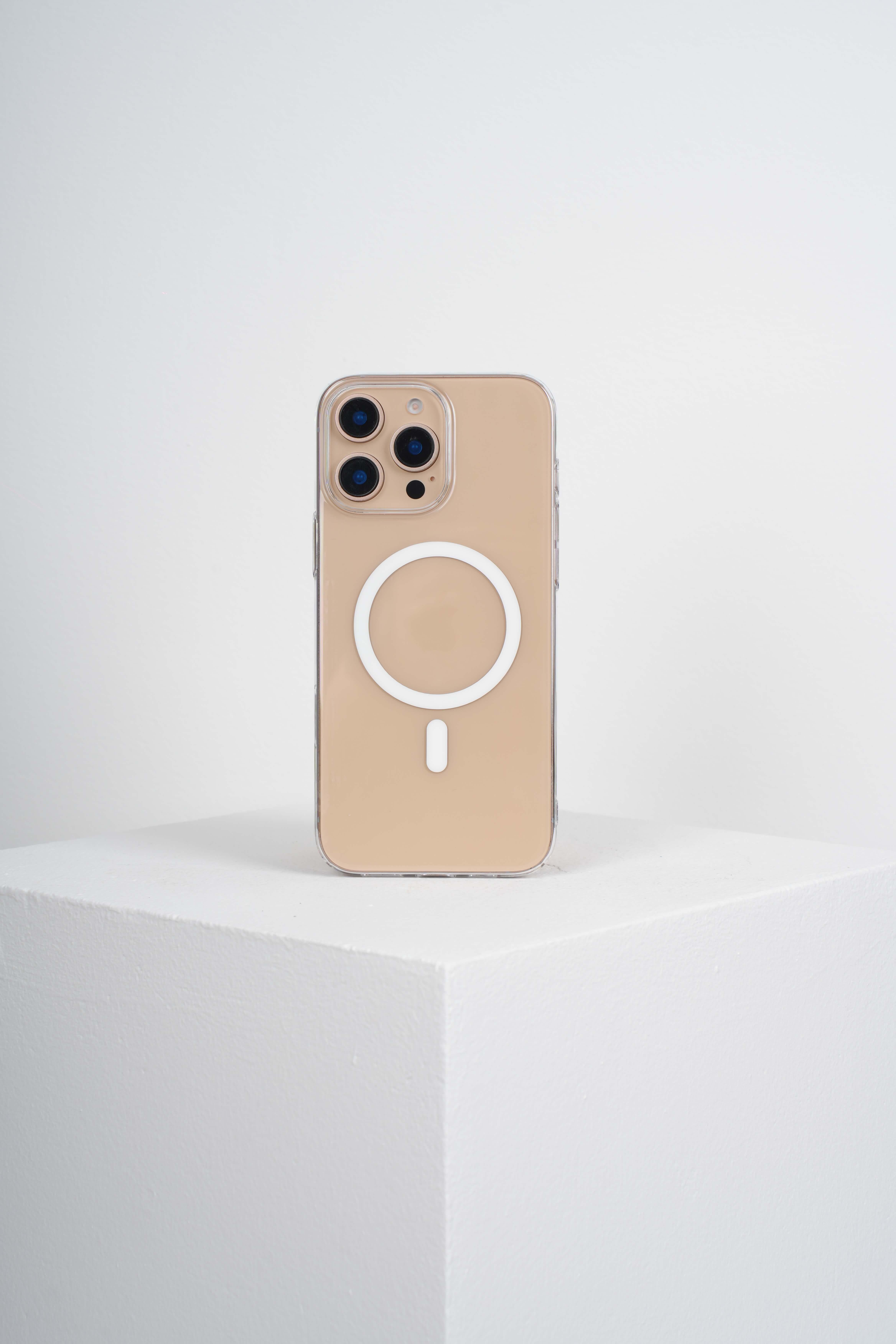 Noble Iphone 16 Pro Kılıf Magsafe Özellikli Şeffaf Sert Pc Embos Kapak 16 ProWATCHOFROYALnobleNoble Iphone 16 Pro Kılıf Magsafe Özellikli Şeffaf Sert Pc Embos Kapak 