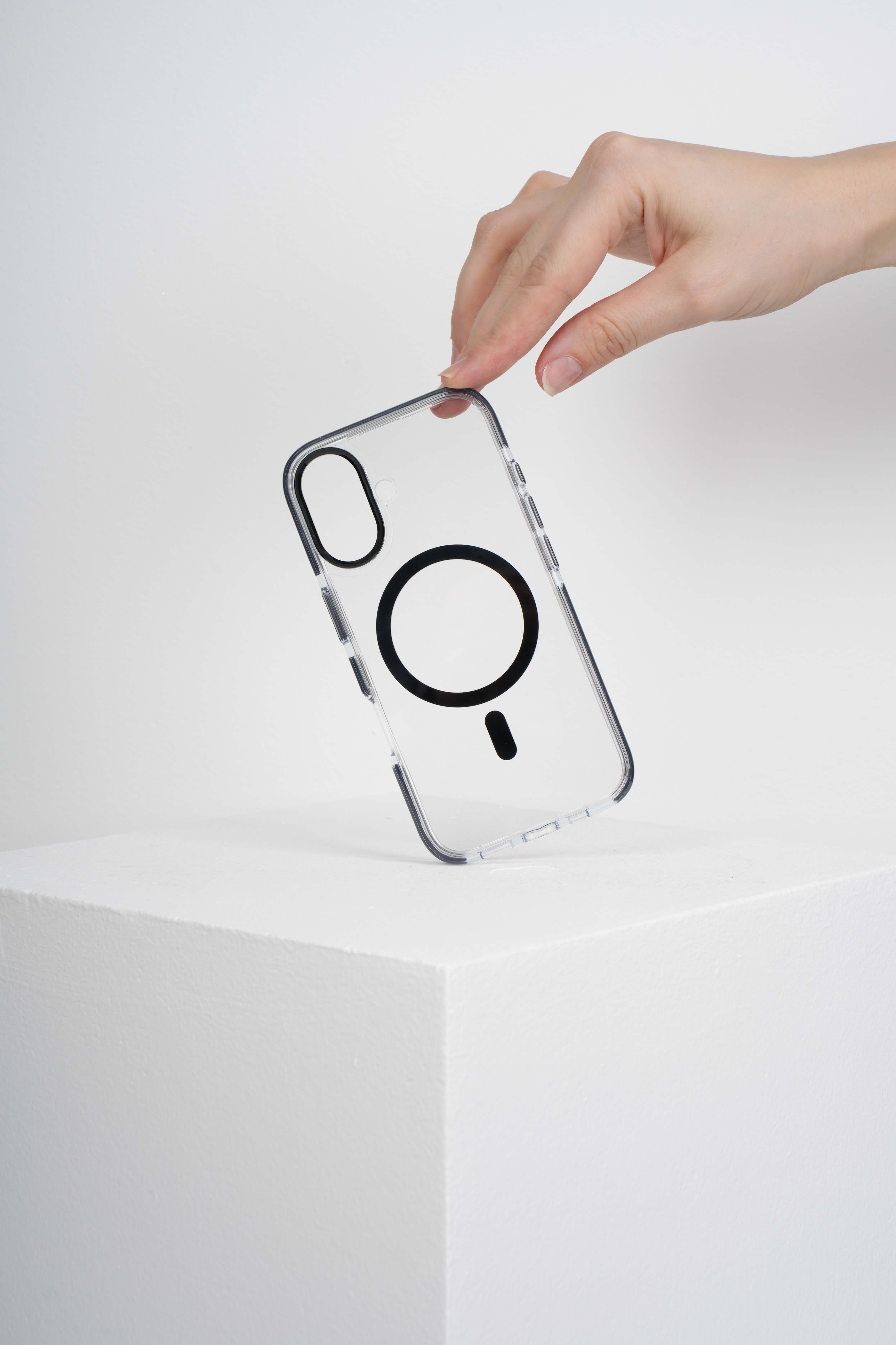 Onyx  Iphone 16 Siyah Kılıf Magsafe Özellikli Şeffaf Sert Pc Embos Kılıf+Kamera Koruyucu16WATCHOFROYALOnyx Onyx  Iphone 16 Siyah Kılıf Magsafe Özellikli Şeffaf Sert Pc Embos Kılıf+Kamera Koruyucu