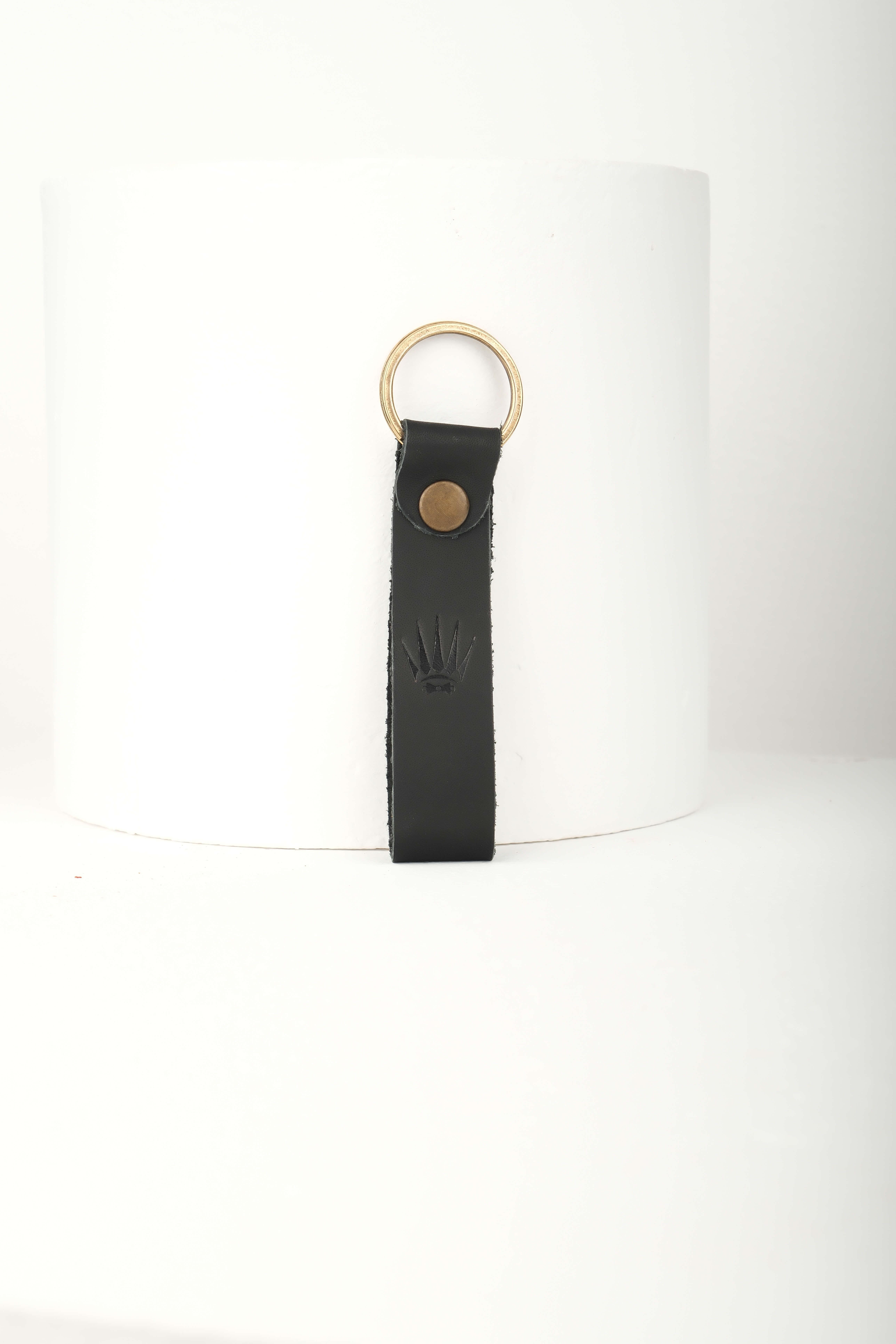 BOULDER CRAZY BLACK KEY CHAINKey ChainWATCHOFROYALBOULDERANHTRLKTCRZBLCKBOULDER CRAZY BLACK KEY CHAIN