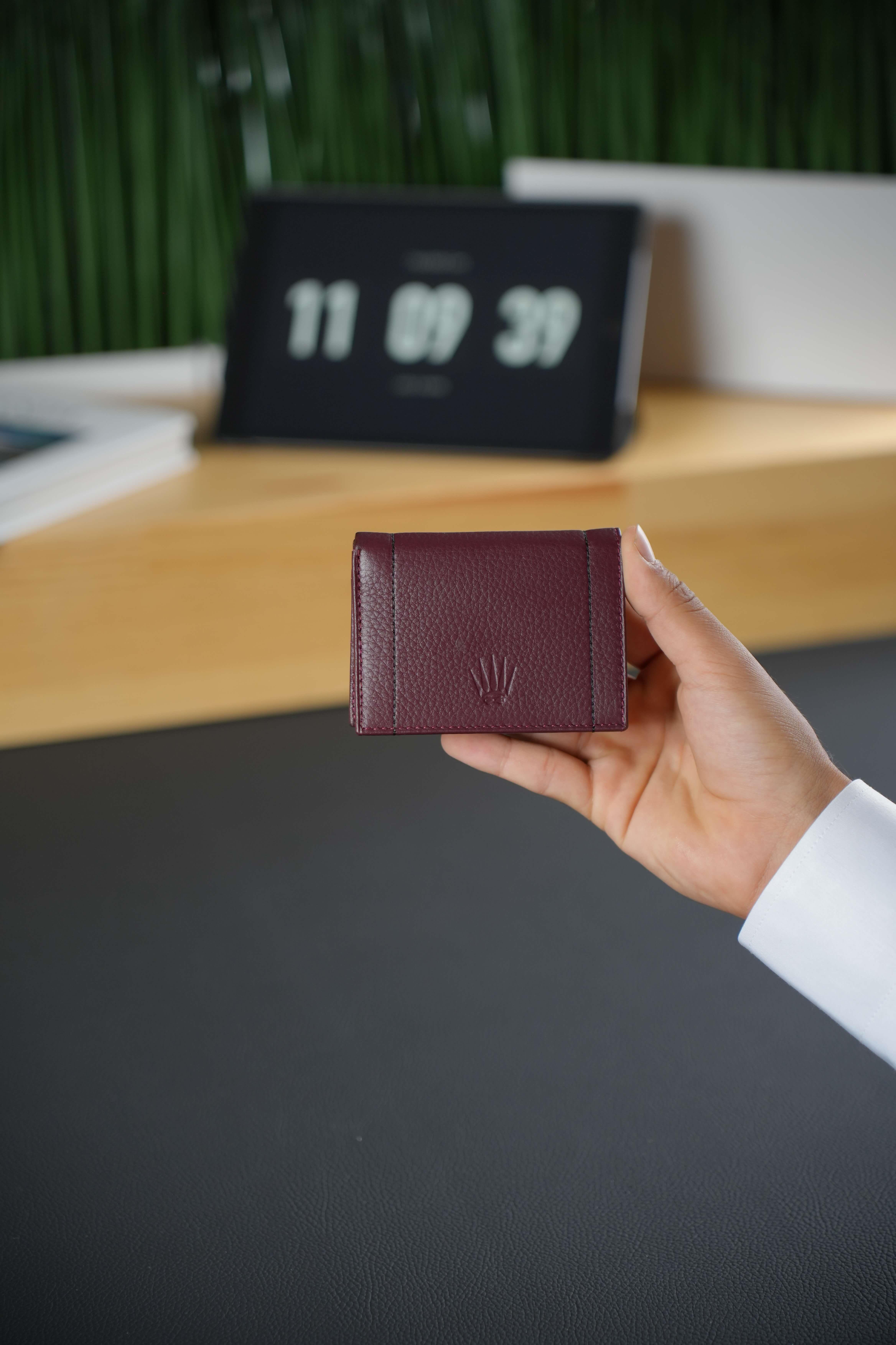 %100 Hakiki Deri Bordo Cüzdan 8 Kart Bölmeli Hafif ve Minimalist Tasarım, Modern Dikiş Detaylı BorisWalletWATCHOFROYALBORİS%100 Hakiki Deri Bordo Cüzdan 8 Kart Bölmeli Hafif ve Minimalist Tasarım, Modern Dikiş Detaylı Boris