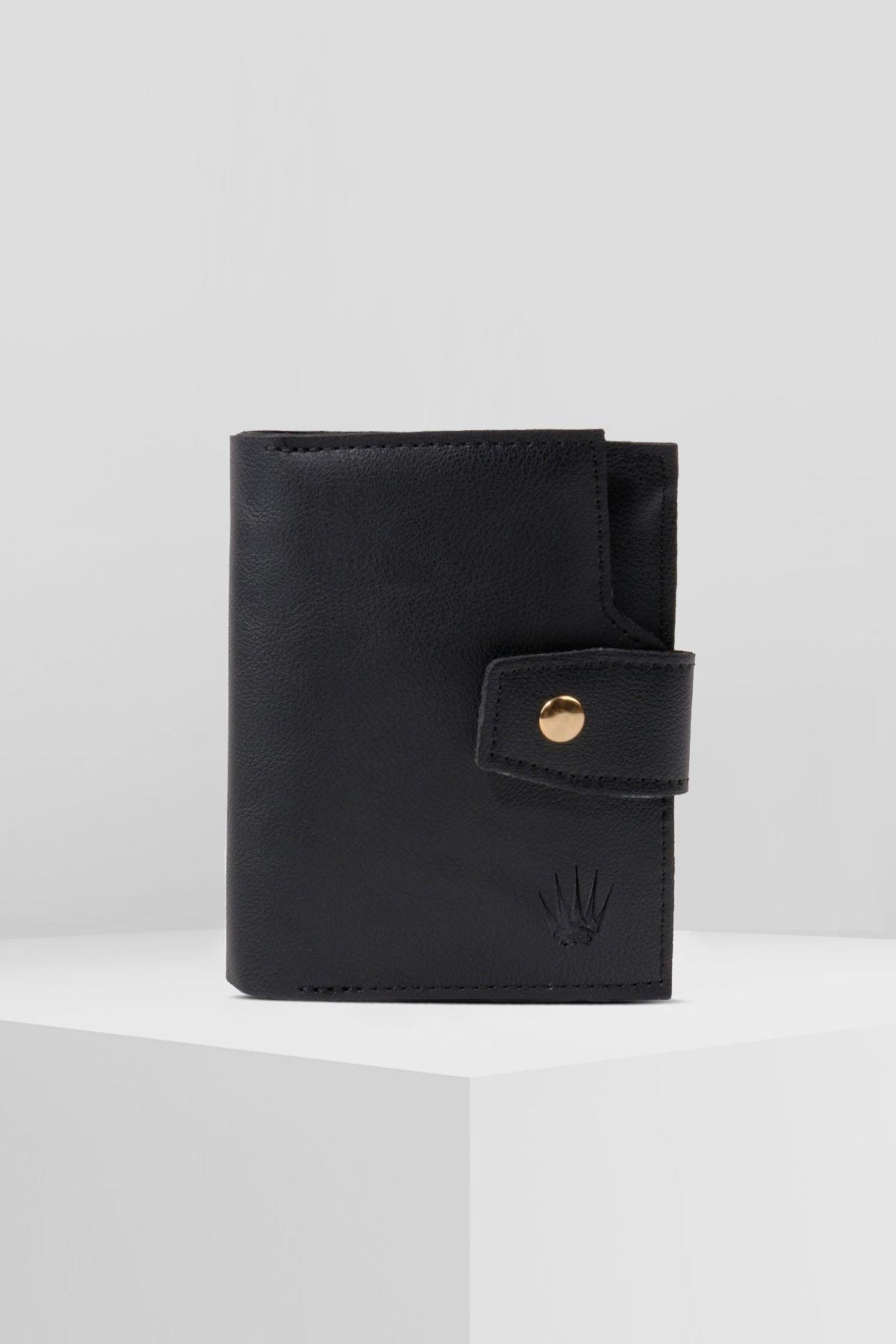 SİYAH KARTLIK VE CÜZDAN 12 ADET KART BÖLMELİ ÇITÇIT KİLİT SİSTEMLİ TASARIM CÜZDAN CORALINECüzdan ve KartlıkWATCHOFROYALCORALİNESİYAH KARTLIK VE CÜZDAN 12 ADET KART BÖLMELİ ÇITÇIT KİLİT SİSTEMLİ TASARIM CÜZDAN CORALINE