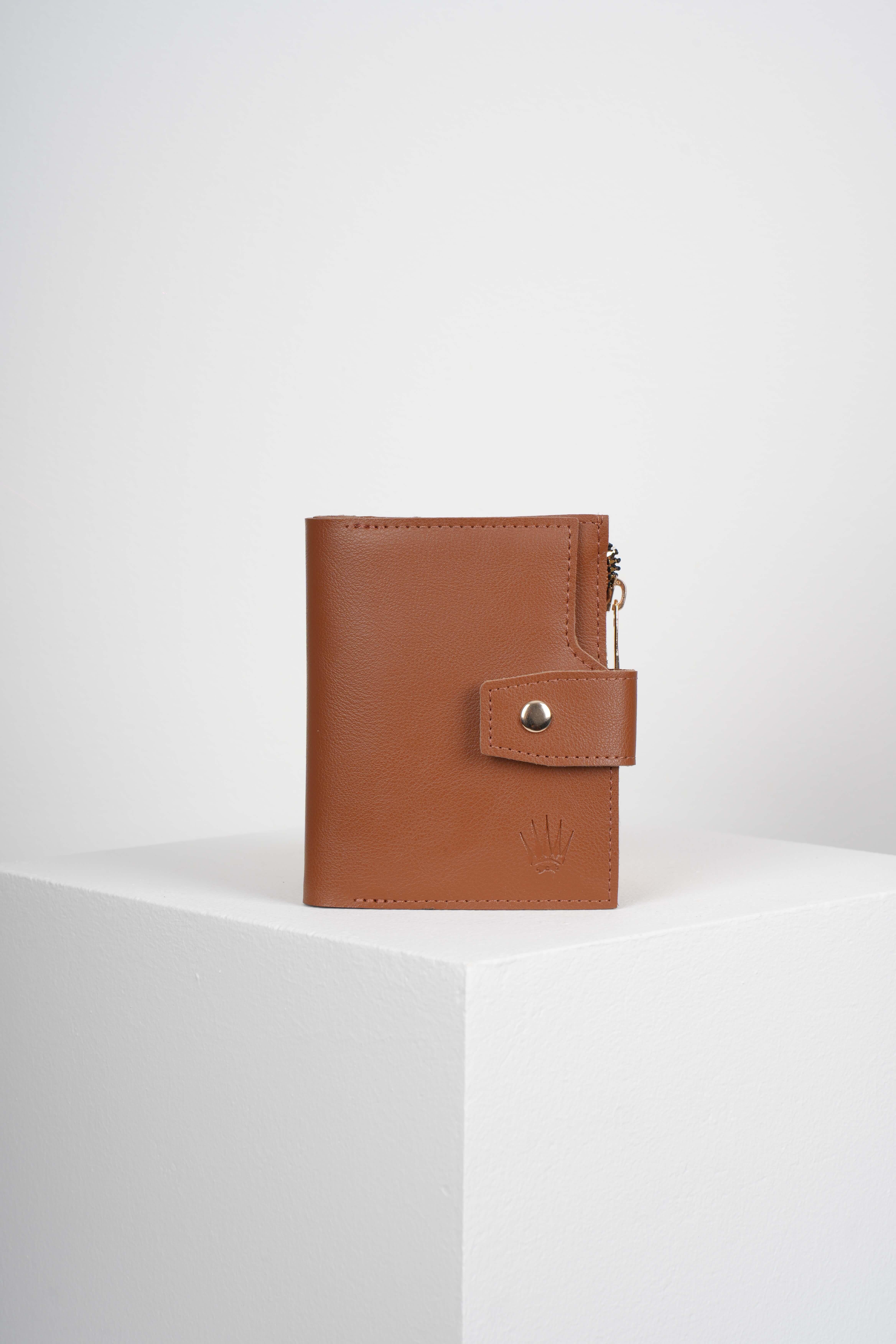 CORALINE  BROWN VEGAN LEATHER WALLET CARD HOLDERWalletWATCHOFROYALCORALİNECORALINE  BROWN VEGAN LEATHER WALLET CARD HOLDER