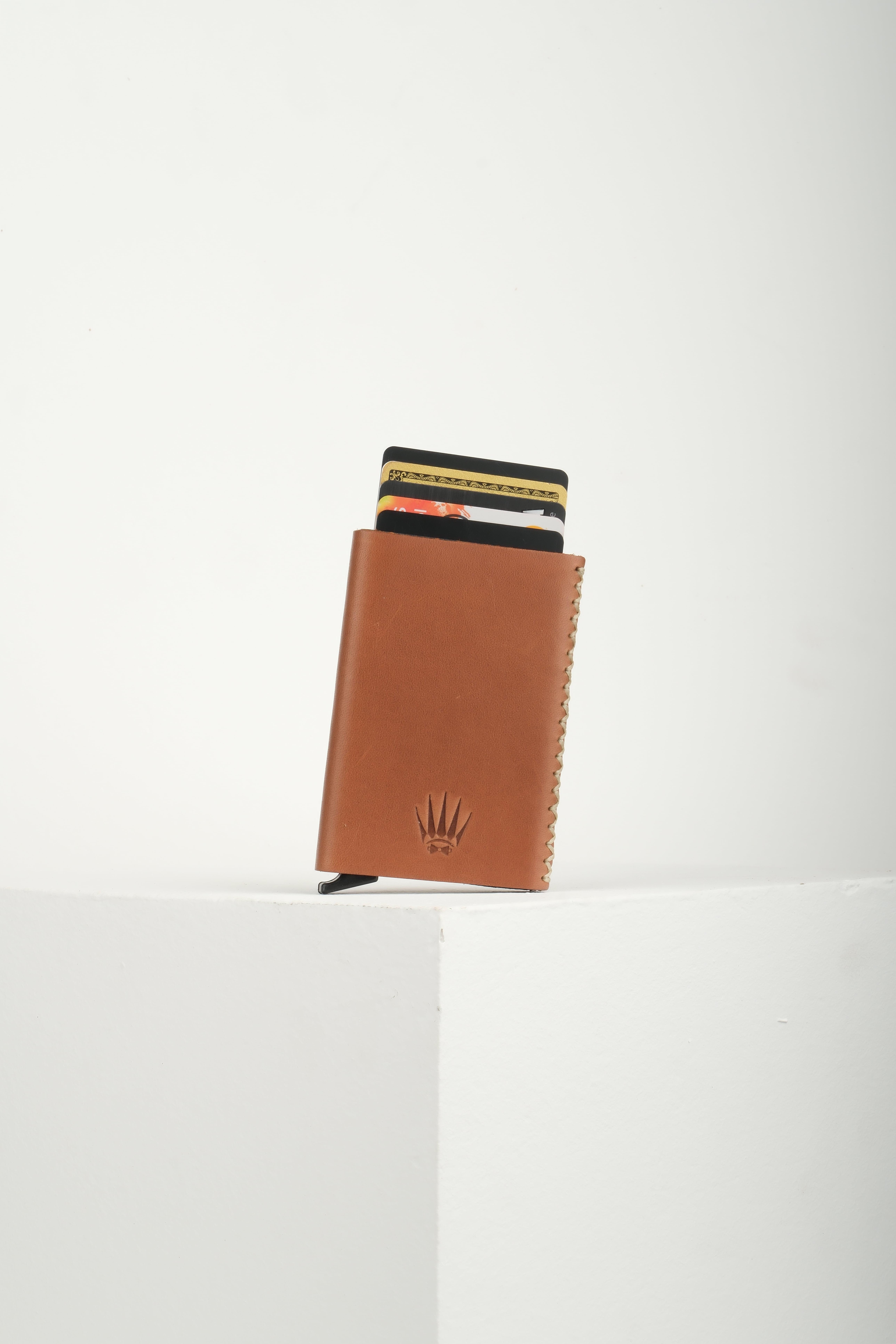 Cortex Slim Buttero Natural Hakiki Deri Bölmeli Kızaklı Mekanizmalı KartlıkWalletWATCHOFROYALCortexCortex Slim Buttero Natural Hakiki Deri Bölmeli Kızaklı Mekanizmalı Kartlık