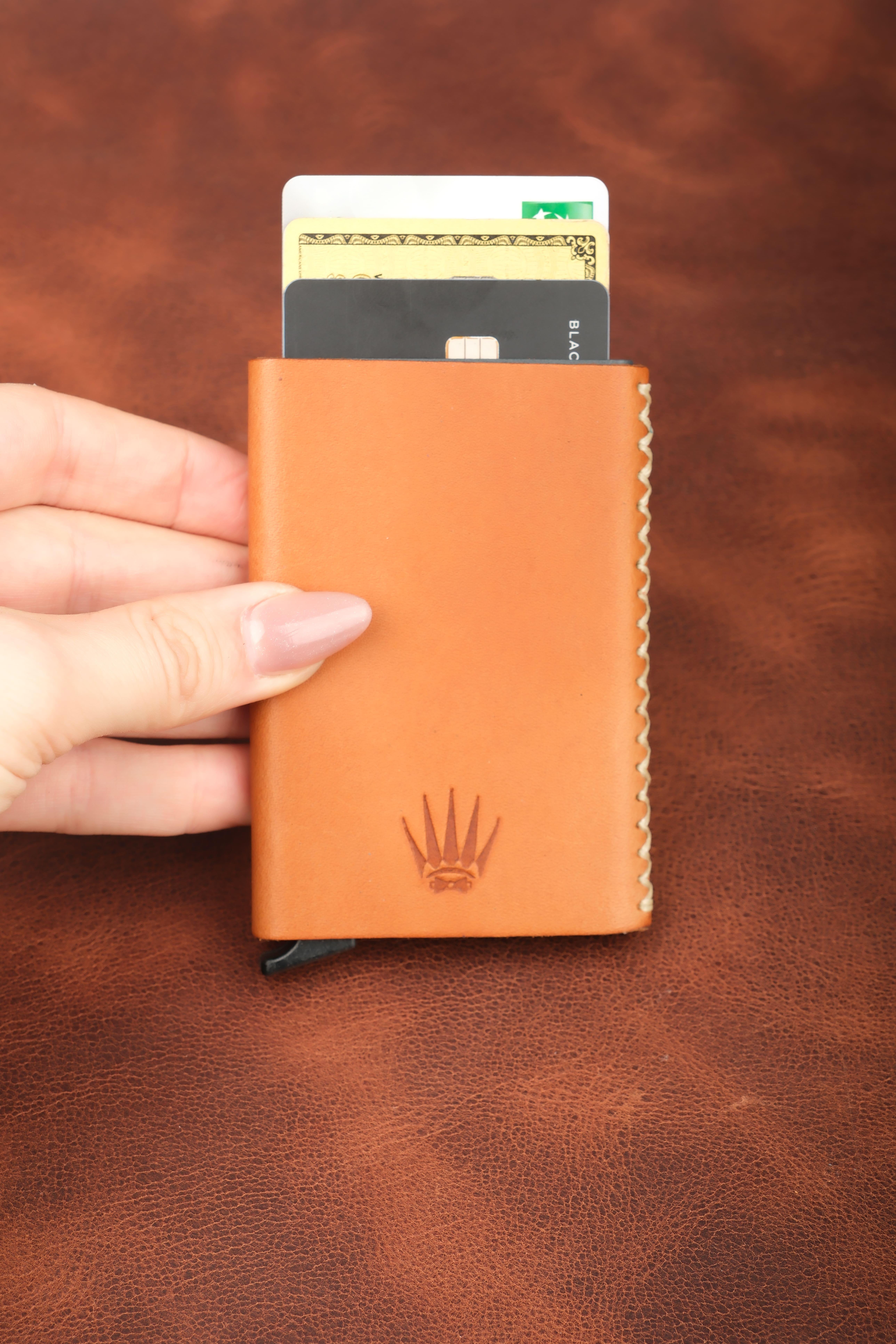 Hediye Seti Hakiki Deri Buttero Taba Mekanizmalı Kartlık&AnahtarlıkCüzdan ve KartlıkWATCHOFROYALCortexHediye Seti Hakiki Deri Buttero Taba Mekanizmalı Kartlık&Anahtarlık