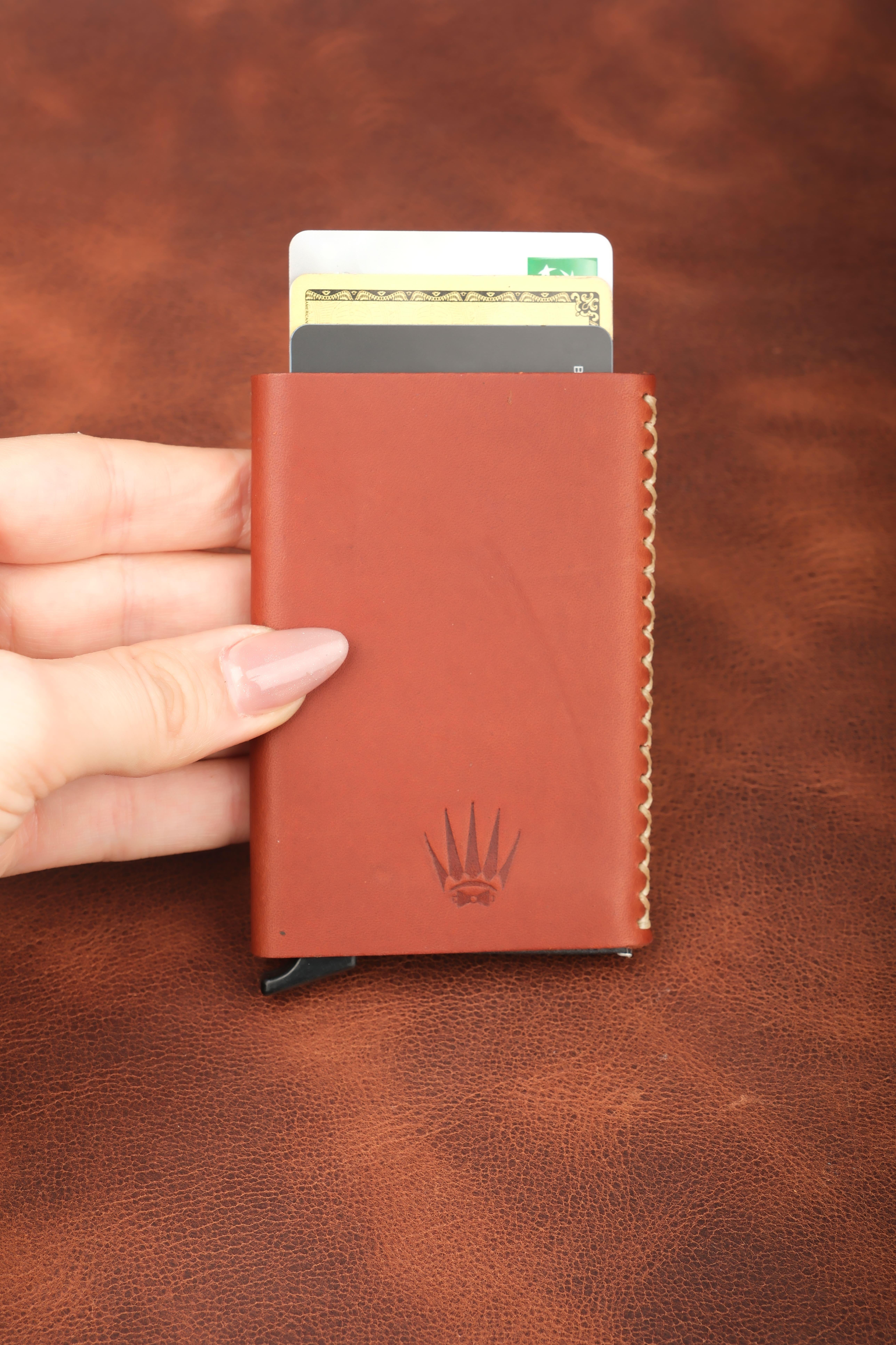 Hediye Seti Hakiki Deri Buttero Kiremit Mekanizmalı Kartlık&AnahtarlıkCüzdan ve KartlıkWATCHOFROYALCortexHediye Seti Hakiki Deri Buttero Kiremit Mekanizmalı Kartlık&Anahtarlık