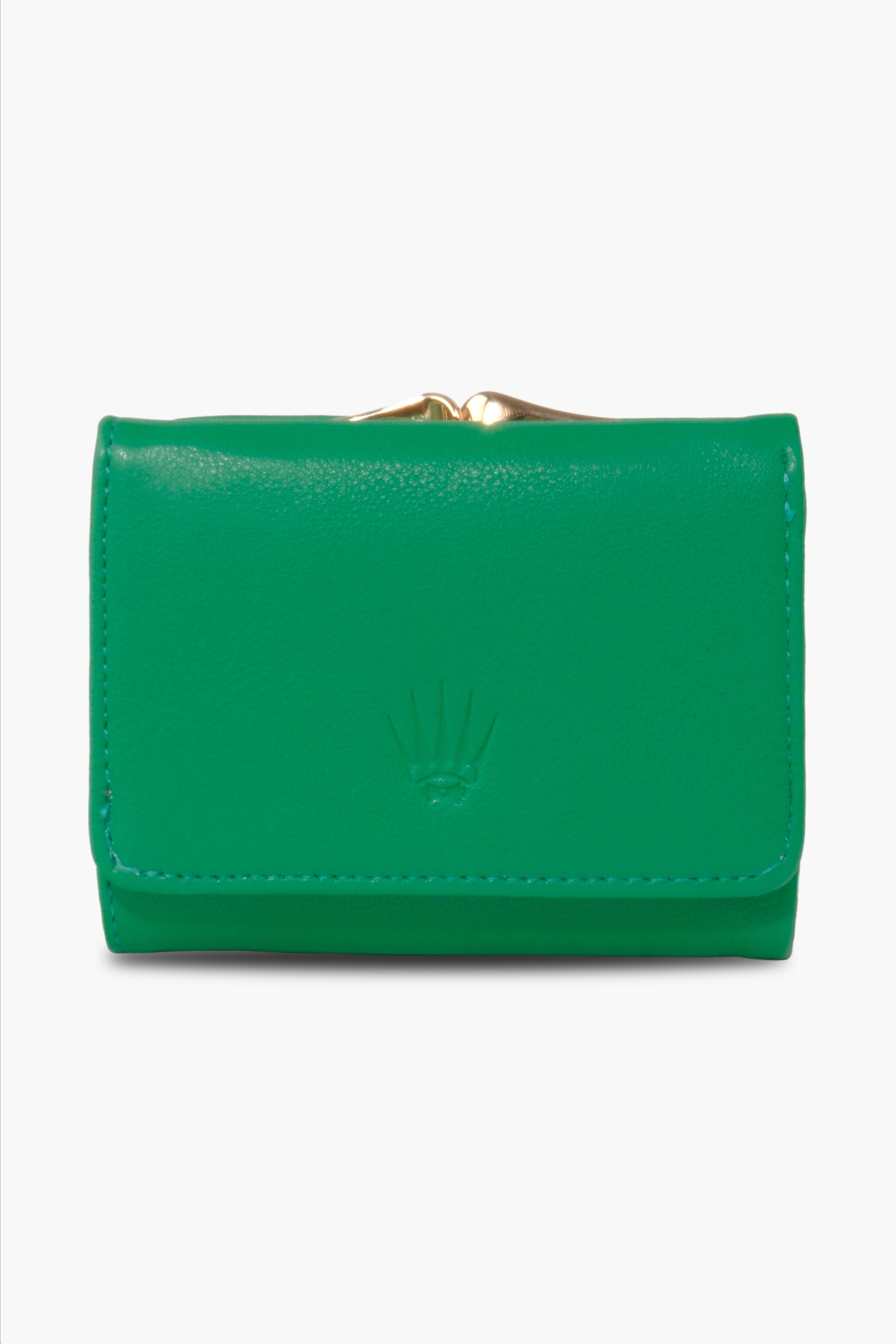 YEŞİL KARTLIK VE CÜZDAN 12 ADET KART BÖLMELİ ÇITÇIT KİLİT SİSTEMLİ TASARIM CÜZDAN HENRİCüzdan ve KartlıkWATCHOFROYALHenriYEŞİL KARTLIK VE CÜZDAN 12 ADET KART BÖLMELİ ÇITÇIT KİLİT SİSTEMLİ TASARIM CÜZDAN HENRİ