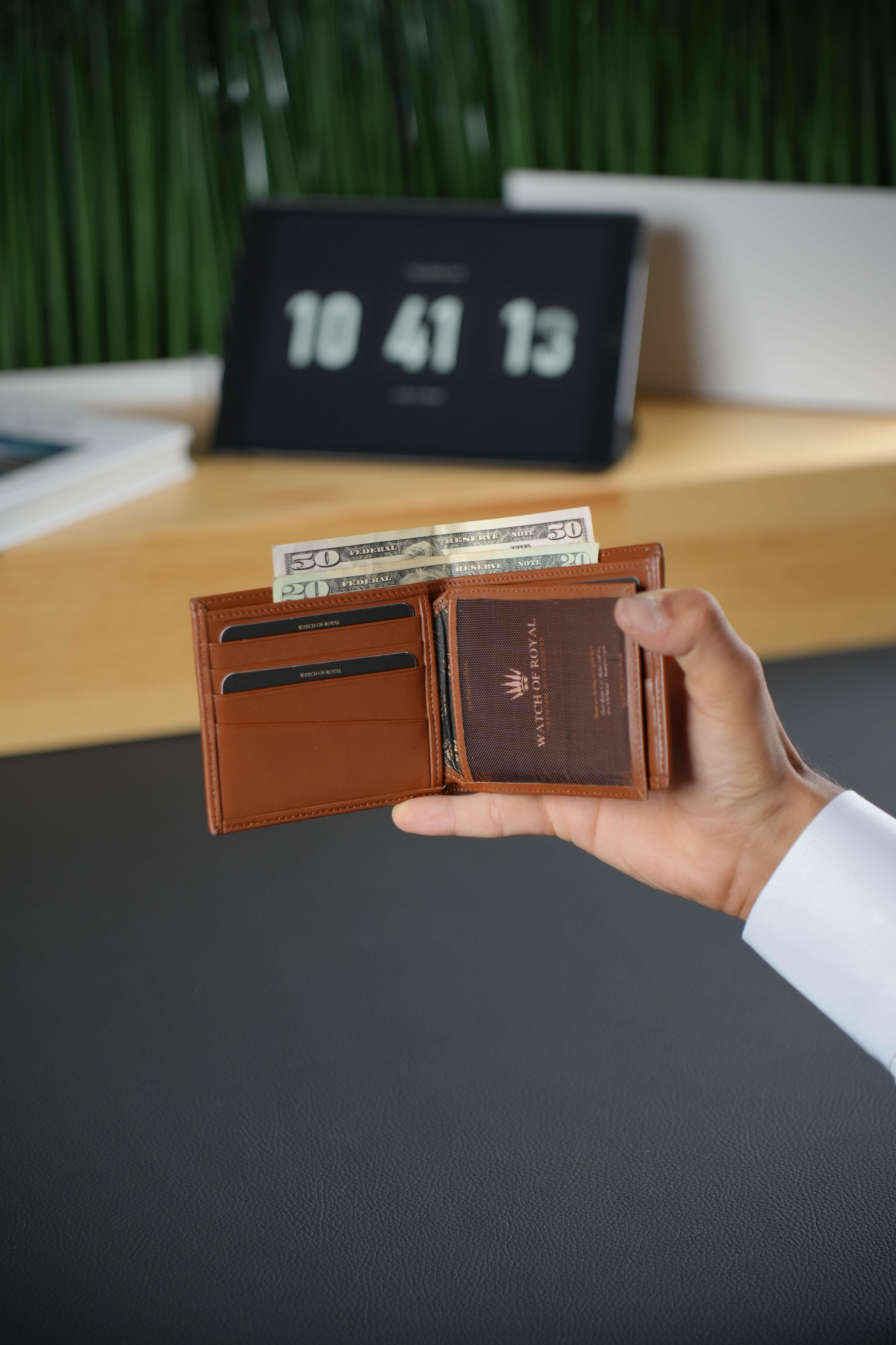 Hakiki Deri Cüzdan Taba 13 Kart Bölmeli Şeffaf Kimlik ve Ehliyet Alanı, Çift Para Bölmeli,Dikiş Detaylı Yumuşak Deri KevınCüzdan ve KartlıkWATCHOFROYALKEVINHakiki Deri Cüzdan Taba 13 Kart Bölmeli Şeffaf Kimlik ve Ehliyet Alanı, Çift Para Bölmeli,Dikiş Detaylı Yumuşak Deri Kevın