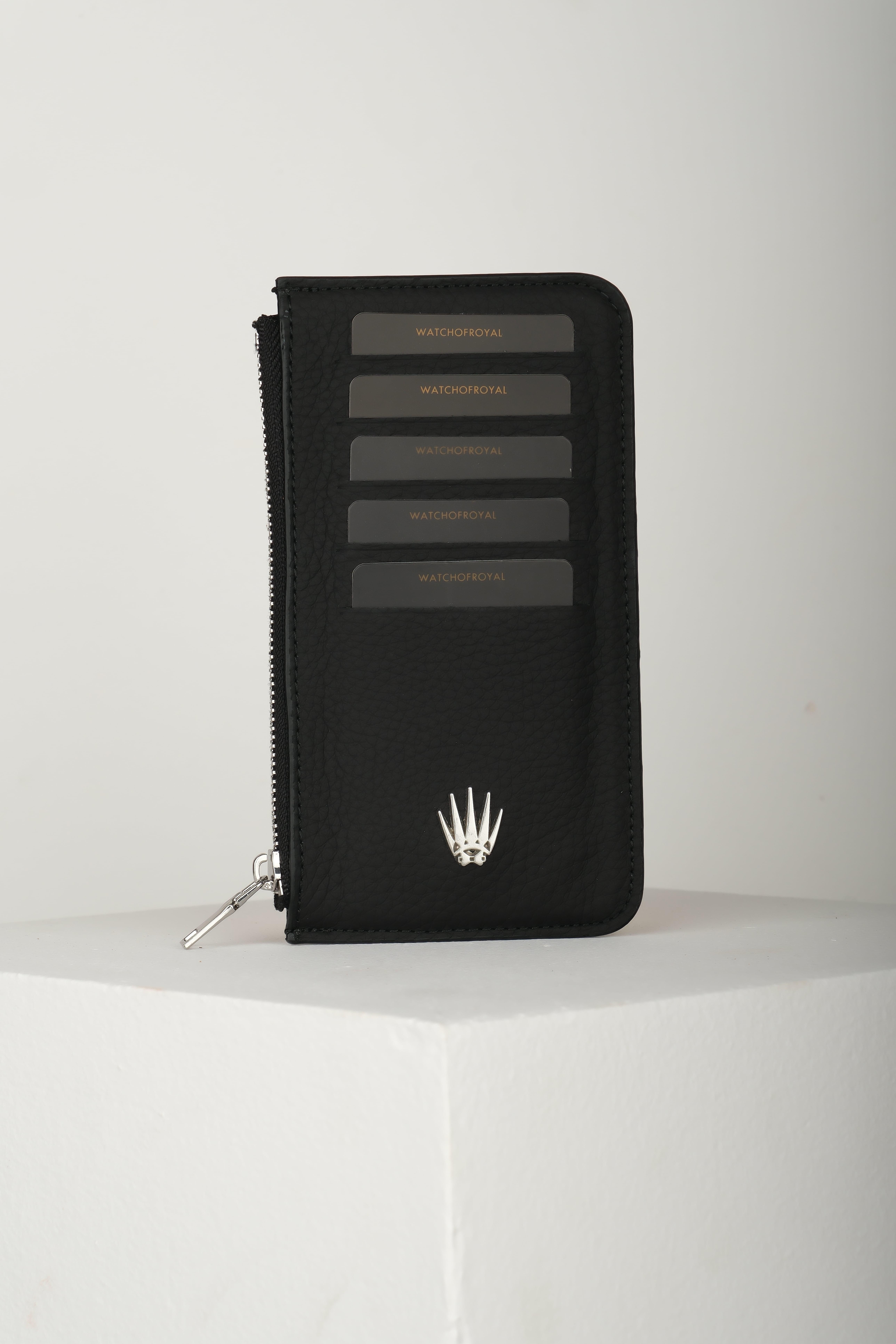 Lexis Siyah Hakiki Deri Fermuarlı Kartlık WalletWATCHOFROYALLEXİSLexis Siyah Hakiki Deri Fermuarlı Kartlık 