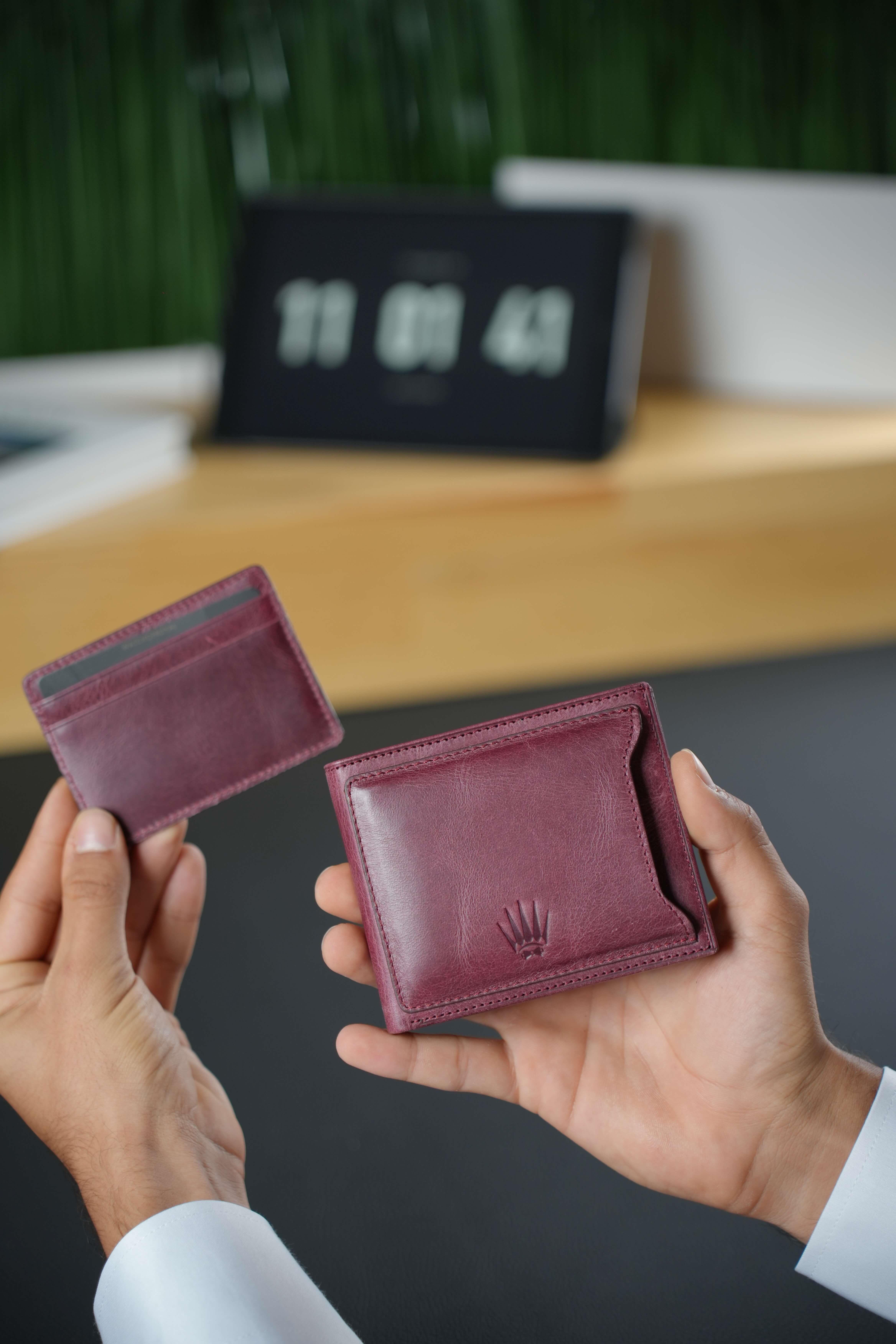 Hakiki Deri Cüzdan Crazy Bordo 13 Kart Bölmeli Tak Çıkar Kartlık, Çift Bölmeli Modern Tasarım LizbonWalletWATCHOFROYALLİZBONHakiki Deri Cüzdan Crazy Bordo 13 Kart Bölmeli Tak Çıkar Kartlık, Çift Bölmeli Modern Tasarım Lizbon