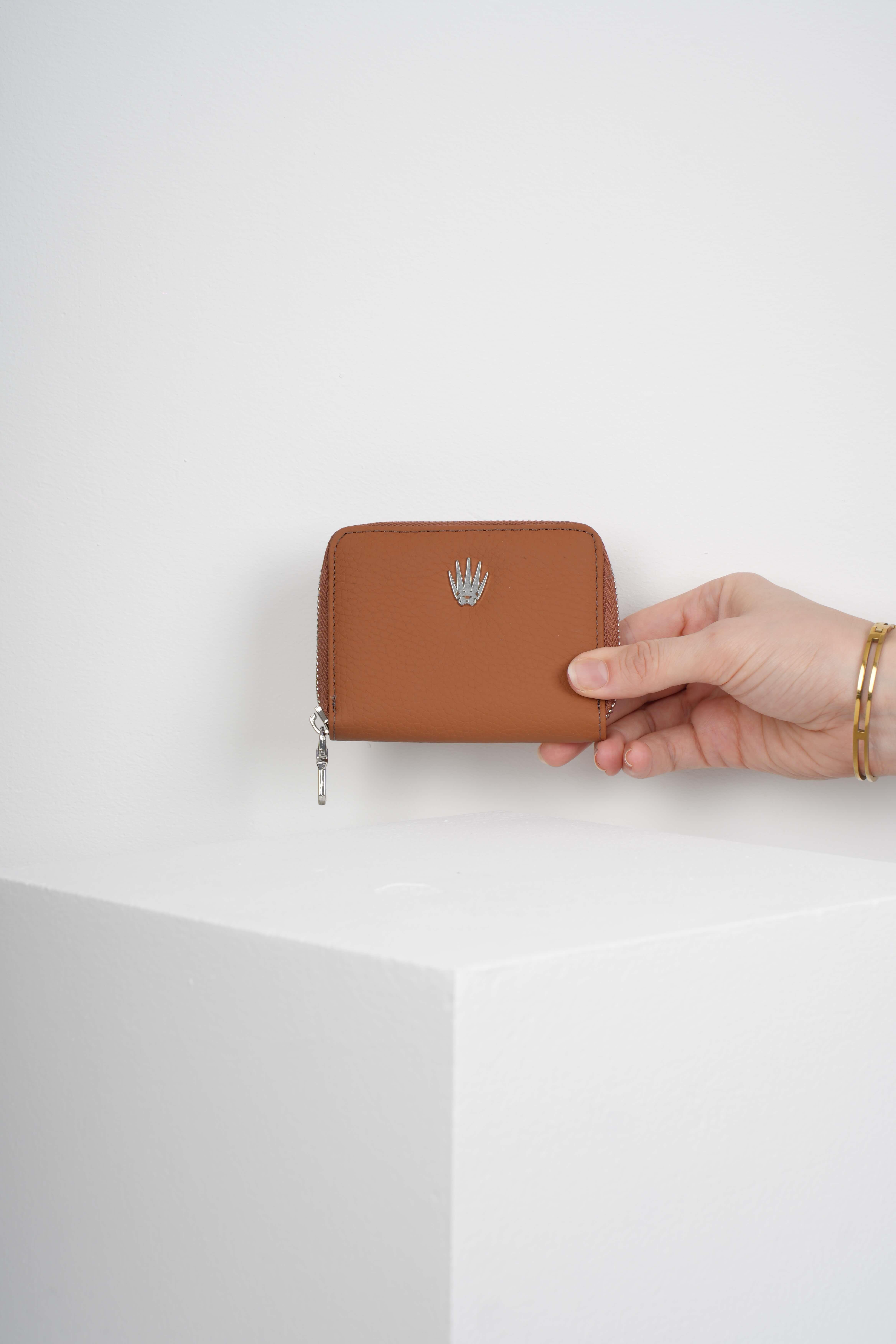 Lyon Taba Hakiki Deri Cüzdan Kartlık Cüzdan ve KartlıkWATCHOFROYALLyonLyon Taba Hakiki Deri Cüzdan Kartlık 