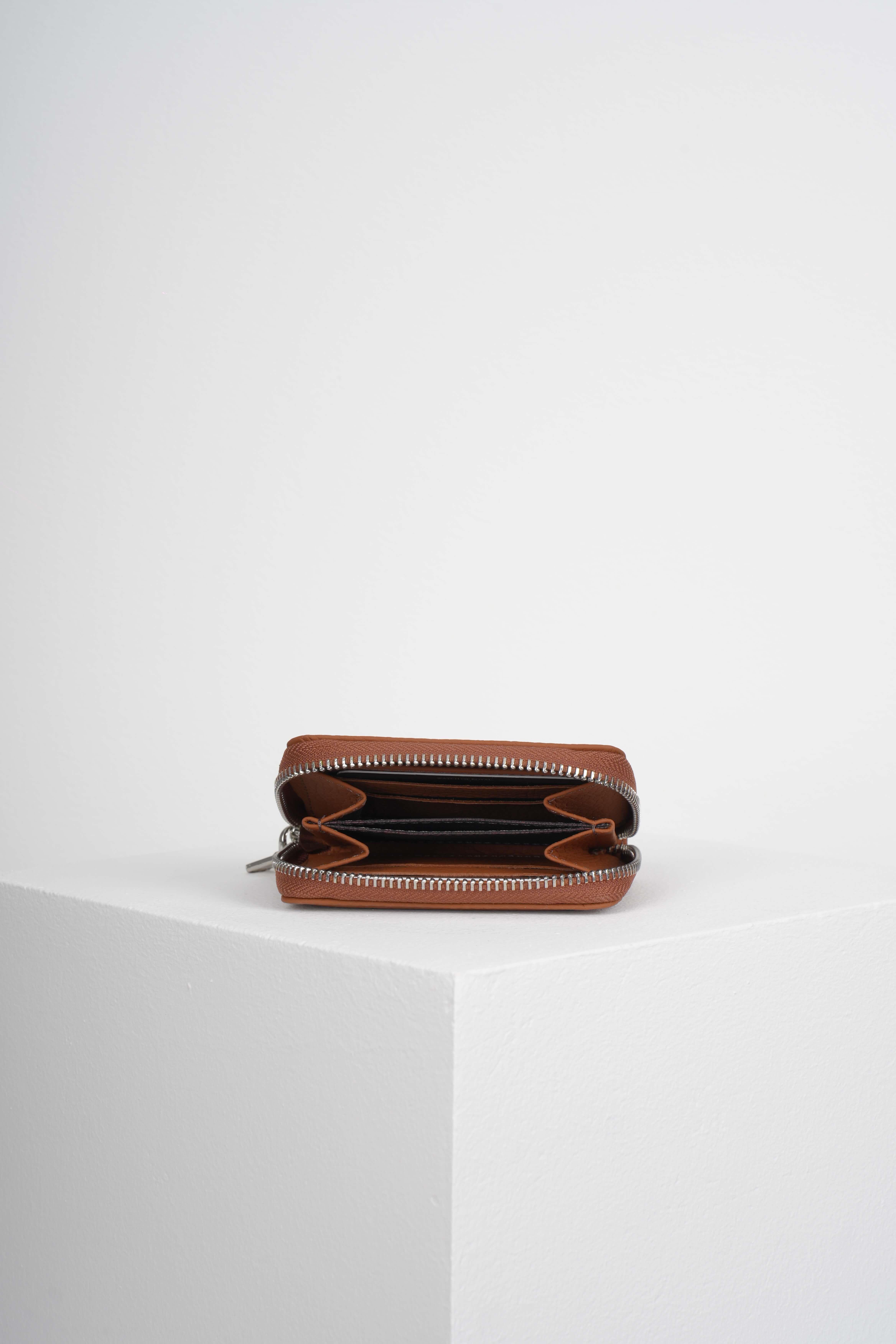 Lyon Taba Hakiki Deri Cüzdan Kartlık Cüzdan ve KartlıkWATCHOFROYALLyonLyon Taba Hakiki Deri Cüzdan Kartlık 