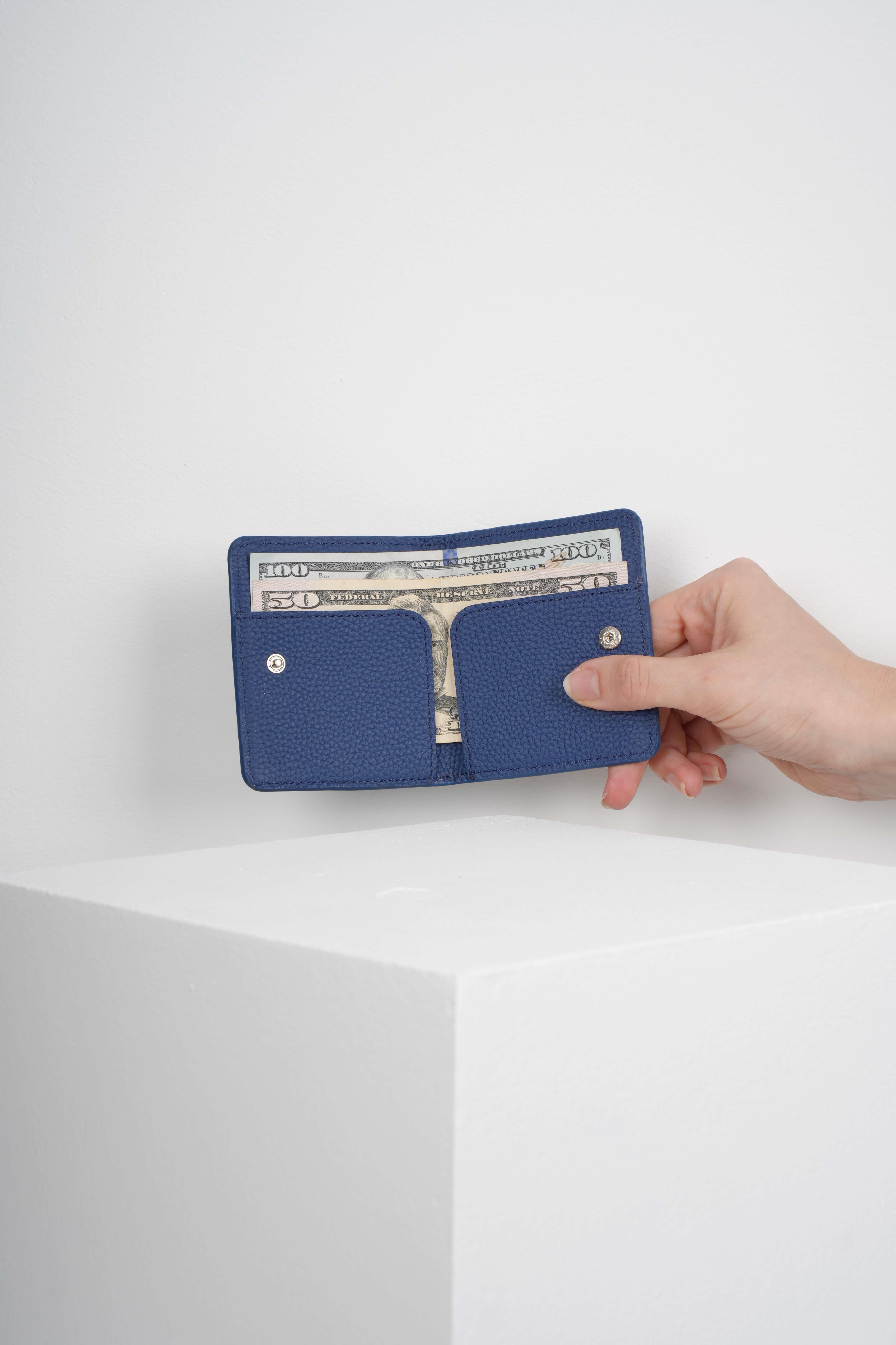 PAIR FLOTTER NAVYBLUE SLIM GENUINE LEATHER WALLETWalletWATCHOFROYALPAIRPAIR FLOTTER NAVYBLUE SLIM GENUINE LEATHER WALLET