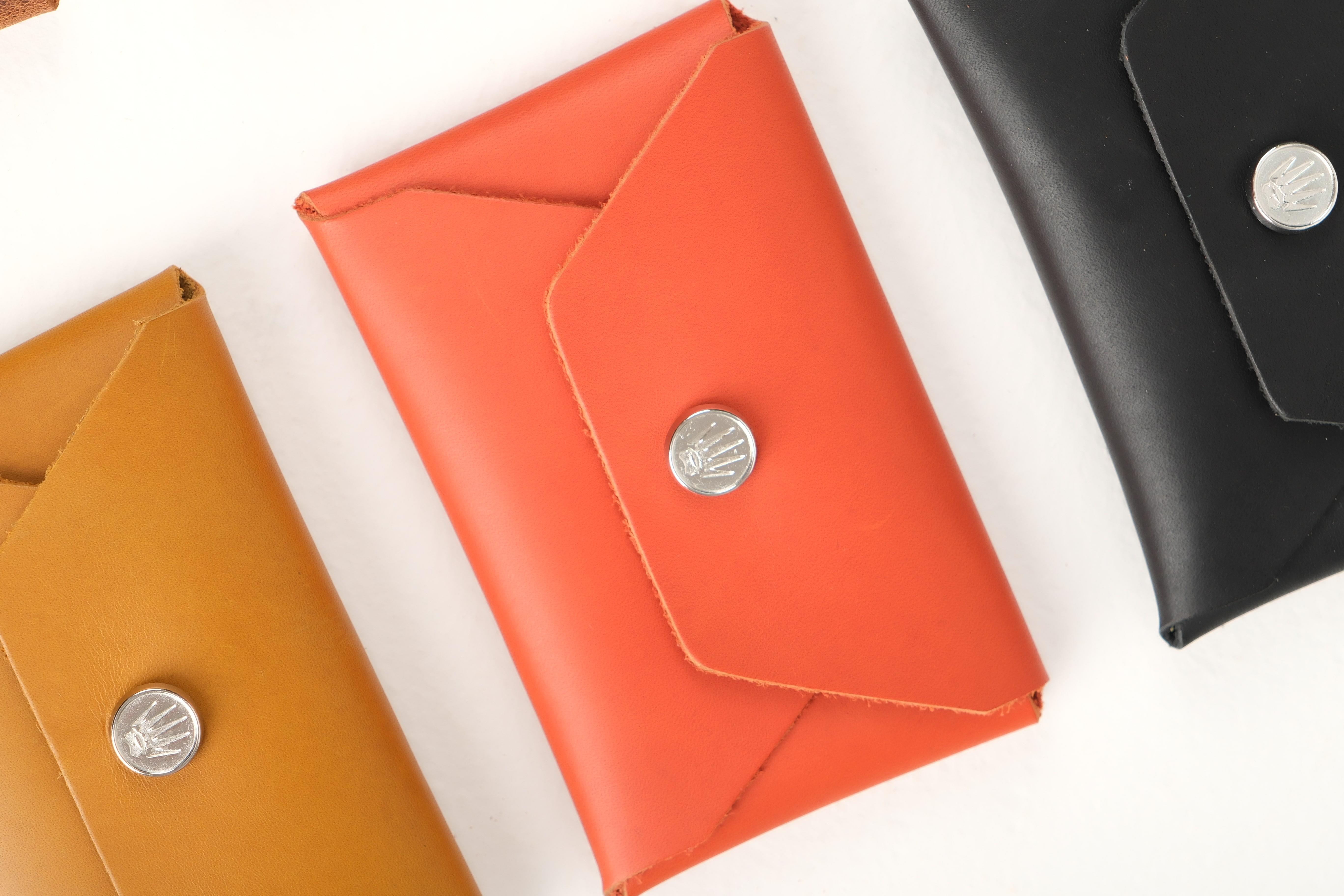 Hediye Seti Hakiki Deri Buttero Turuncu Cüzdan&Anahtarlık Cüzdan ve KartlıkWATCHOFROYALSecureVaultHediye Seti Hakiki Deri Buttero Turuncu Cüzdan&Anahtarlık 