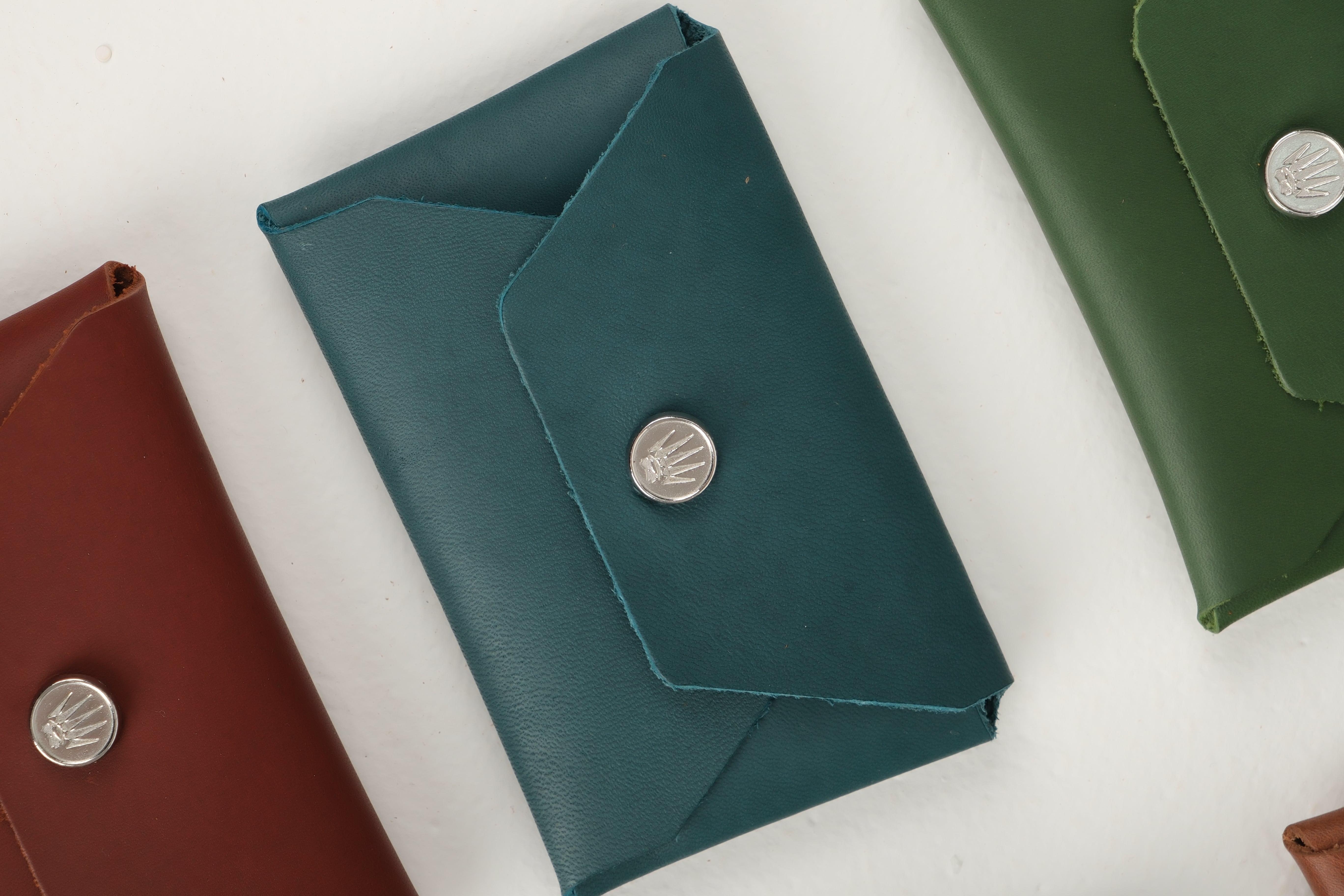 Hediye Seti Hakiki Deri Buttero Yeşil Cüzdan&Anahtarlık Cüzdan ve KartlıkWATCHOFROYALSecureVaultHediye Seti Hakiki Deri Buttero Yeşil Cüzdan&Anahtarlık 