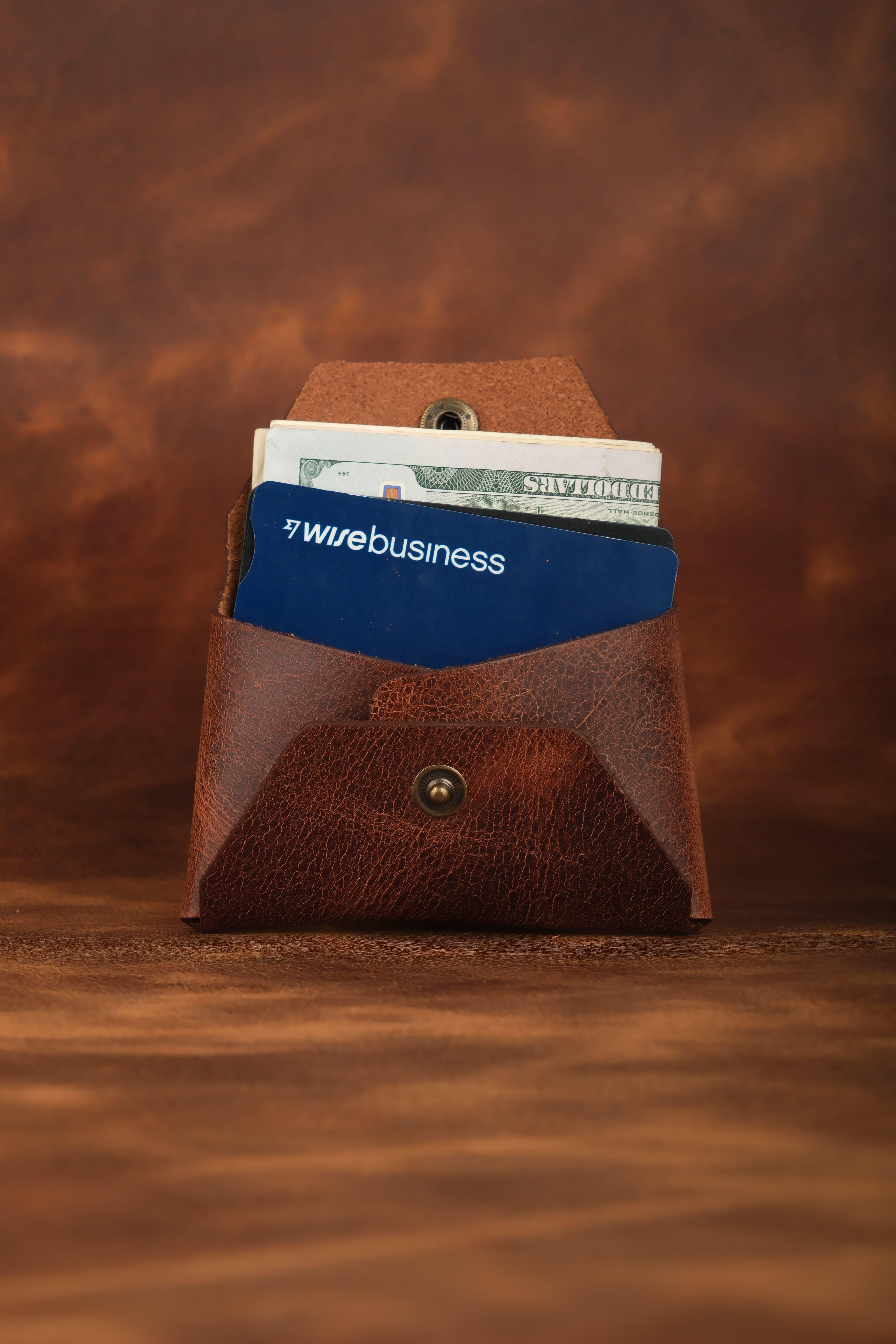 Clot Kahve Hakiki Deri Cüzdan Kartlık SecureVaultCüzdan ve KartlıkWATCHOFROYALSecureVaultClot Kahve Hakiki Deri Cüzdan Kartlık SecureVault