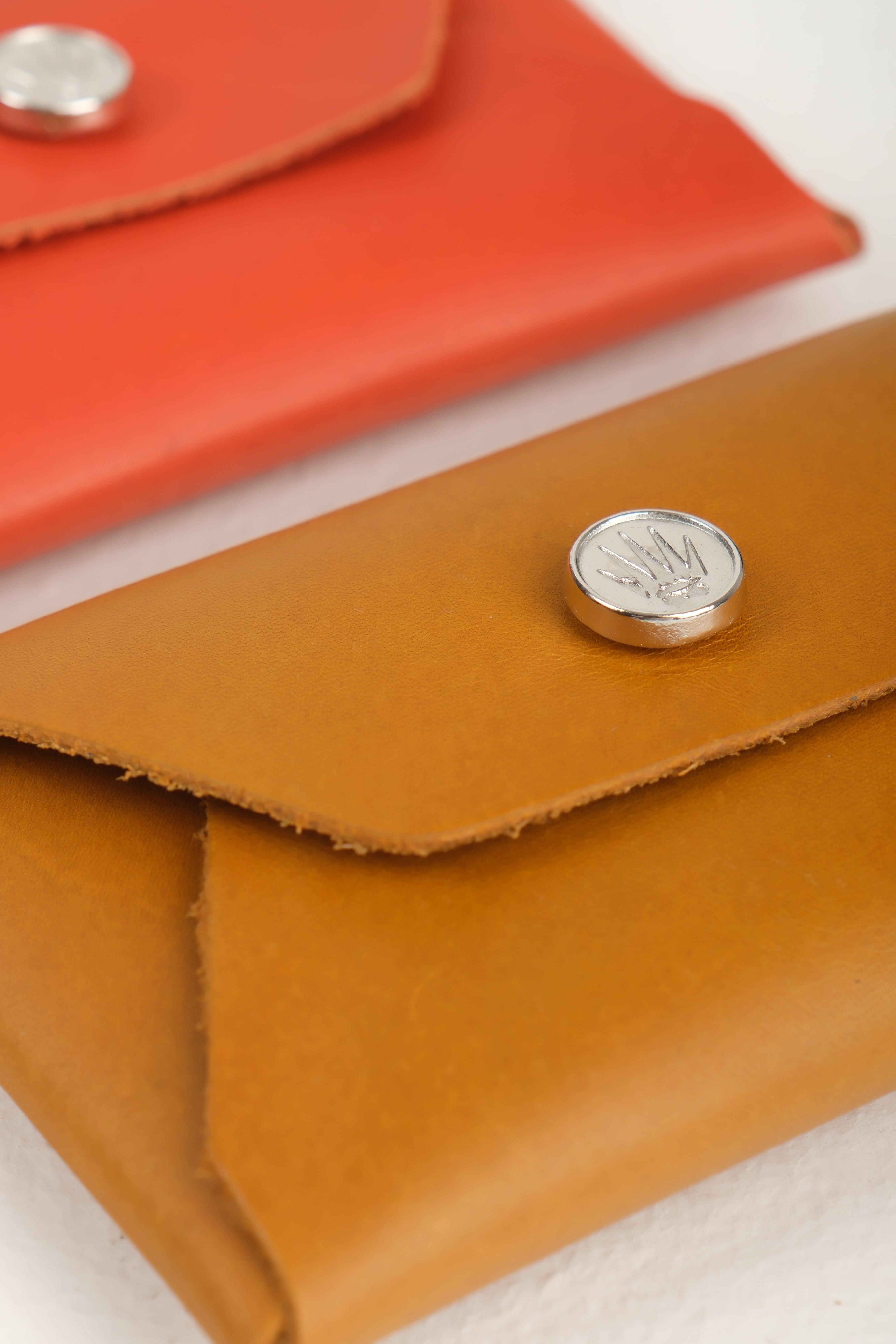 Hediye Seti Hakiki Deri Buttero Camel Cüzdan&Anahtarlık Cüzdan ve KartlıkWATCHOFROYALSecureVaultHediye Seti Hakiki Deri Buttero Camel Cüzdan&Anahtarlık 