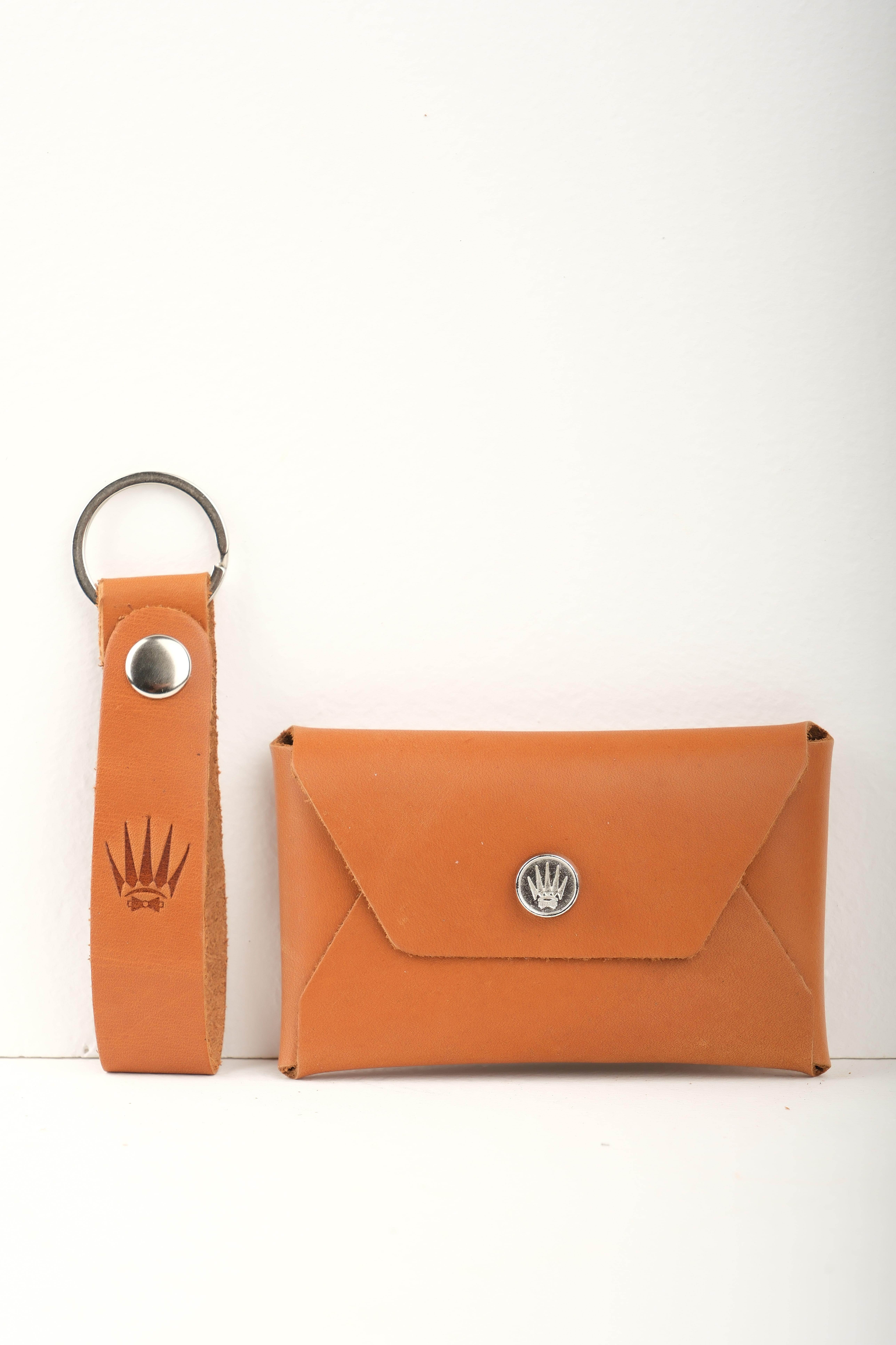 Hediye Seti Hakiki Deri Buttero Naturel Cüzdan&Anahtarlık Cüzdan ve KartlıkWATCHOFROYALSecureVaultHediye Seti Hakiki Deri Buttero Naturel Cüzdan&Anahtarlık 