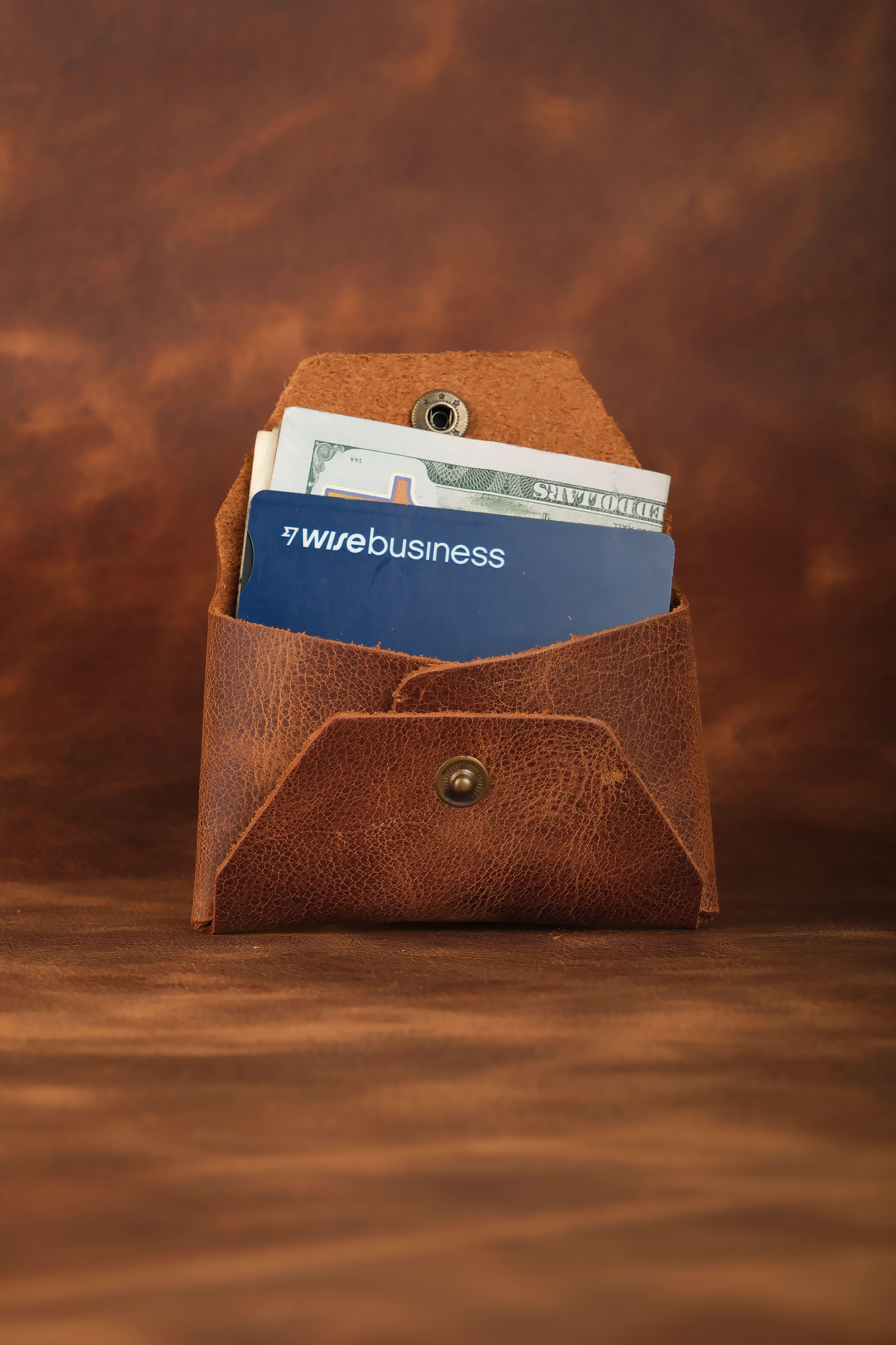 Clot Taba Hakiki Deri Cüzdan Kartlık SecureVaultWalletWATCHOFROYALSecureVaultClot Taba Hakiki Deri Cüzdan Kartlık SecureVault