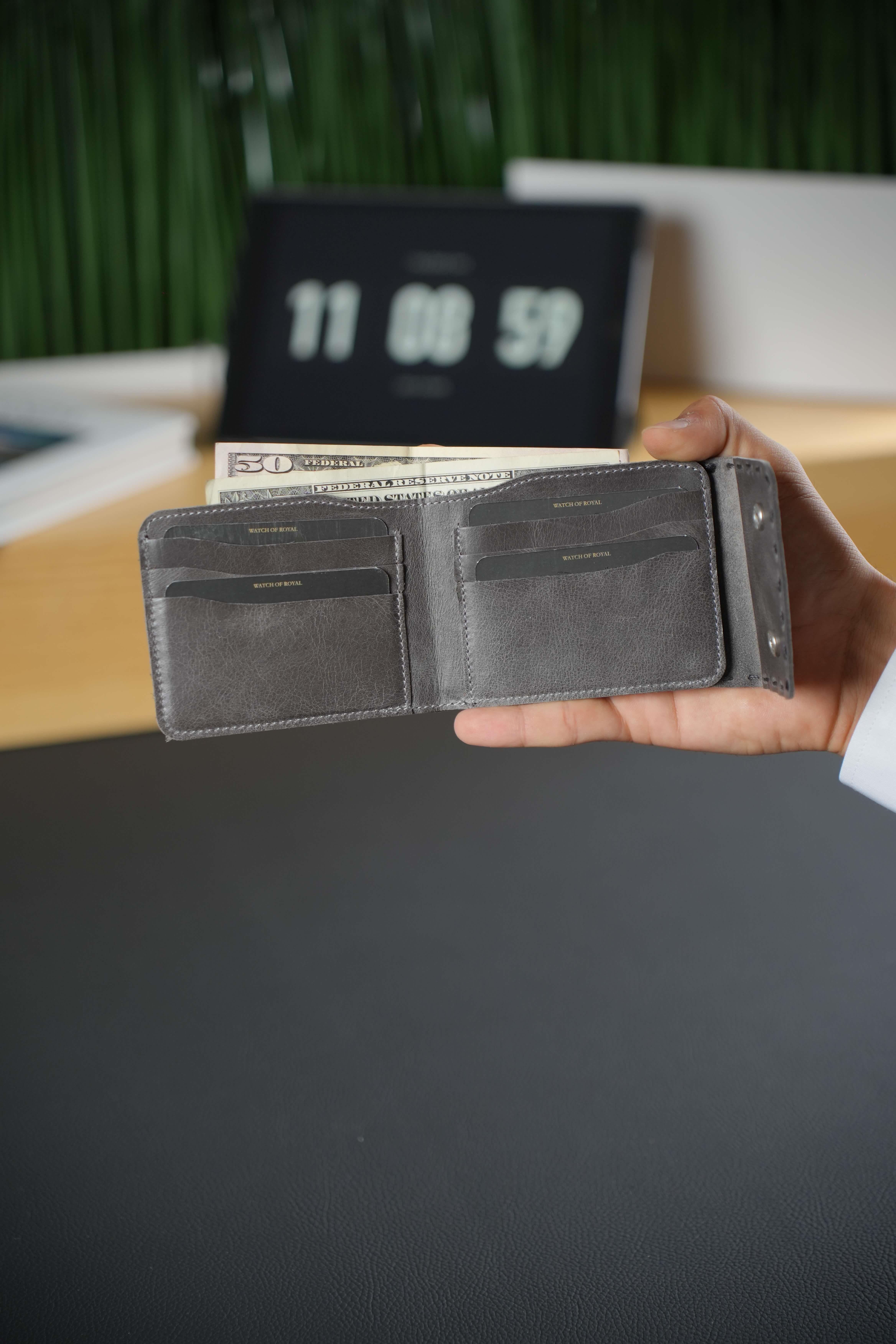 Hakiki Deri Crazy Gri Cüzdan 6 Kart Bölmeli Çift Klipsli Kilit Sistemi ToledoCüzdan ve KartlıkWATCHOFROYALTOLEDOHakiki Deri Crazy Gri Cüzdan 6 Kart Bölmeli Çift Klipsli Kilit Sistemi Toledo