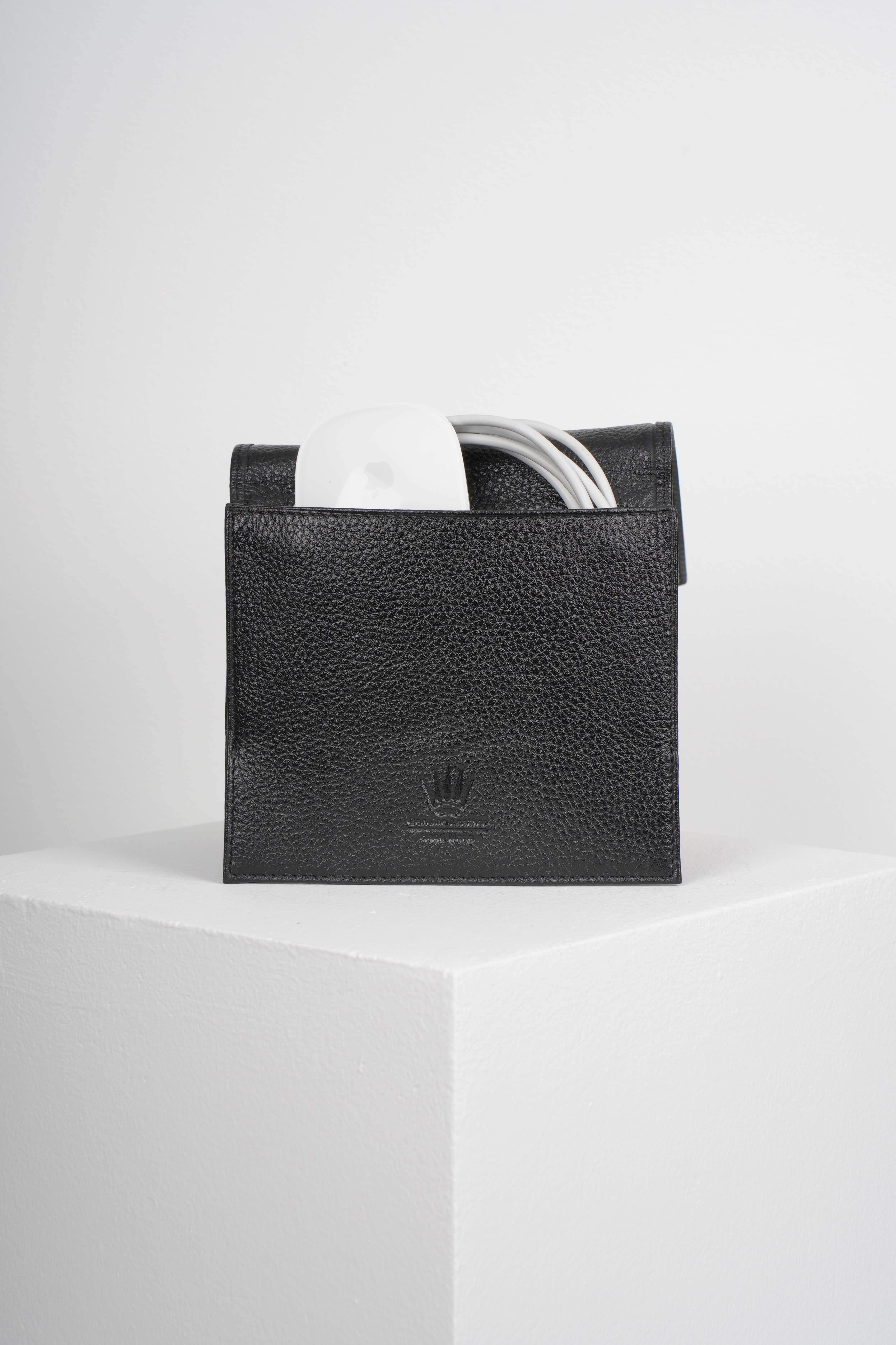 DERİ TÜTÜN KESESİ SİYAHCüzdan ve KartlıkWATCHOFROYALTÜTÜNKESBLCKDERİ TÜTÜN KESESİ SİYAH