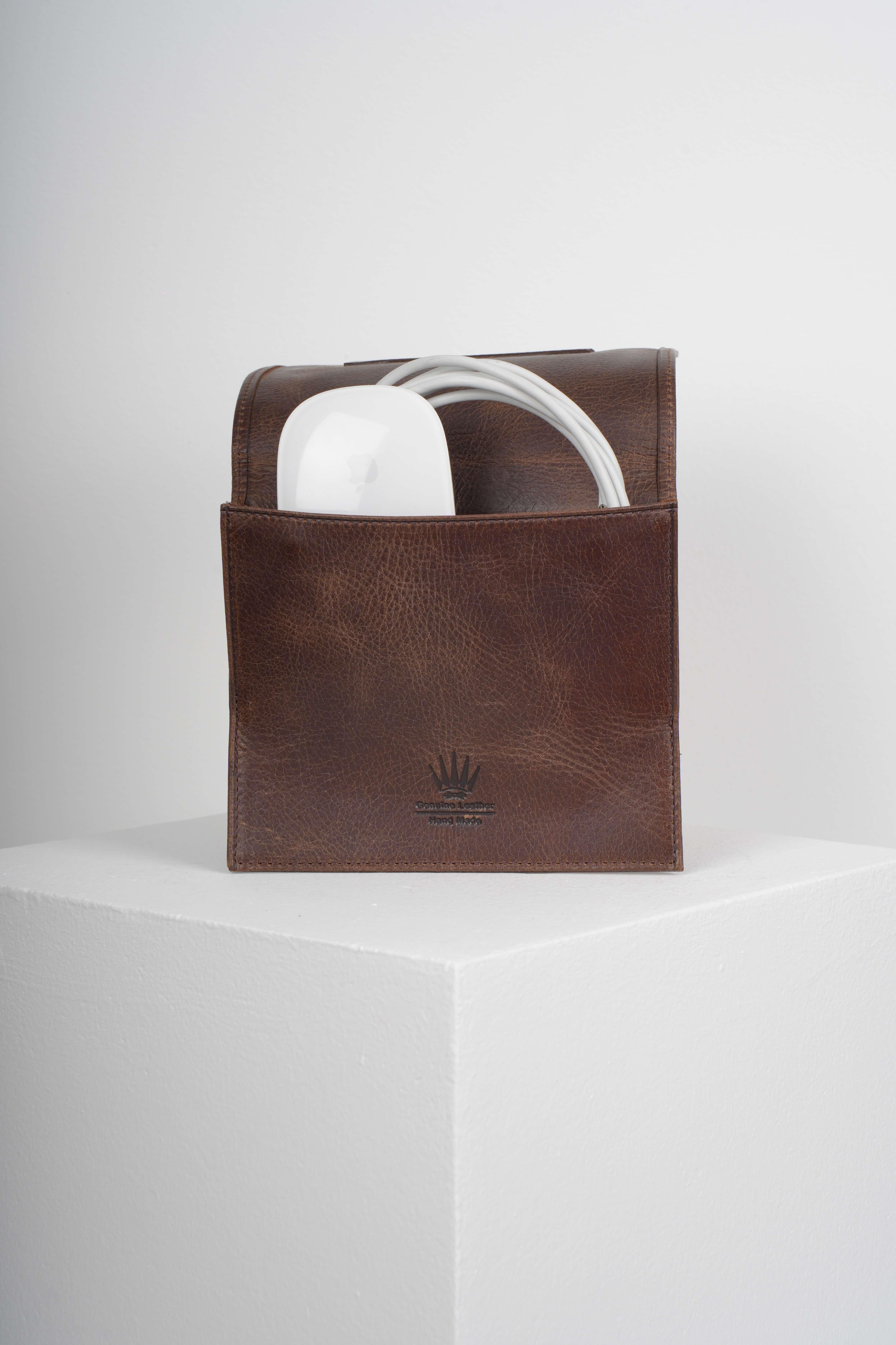 GENUINE LEATHER TOBACCO POUCH CRAZY BROWNWalletWATCHOFROYALTÜTÜNKESCRZBRWNGENUINE LEATHER TOBACCO POUCH CRAZY BROWN