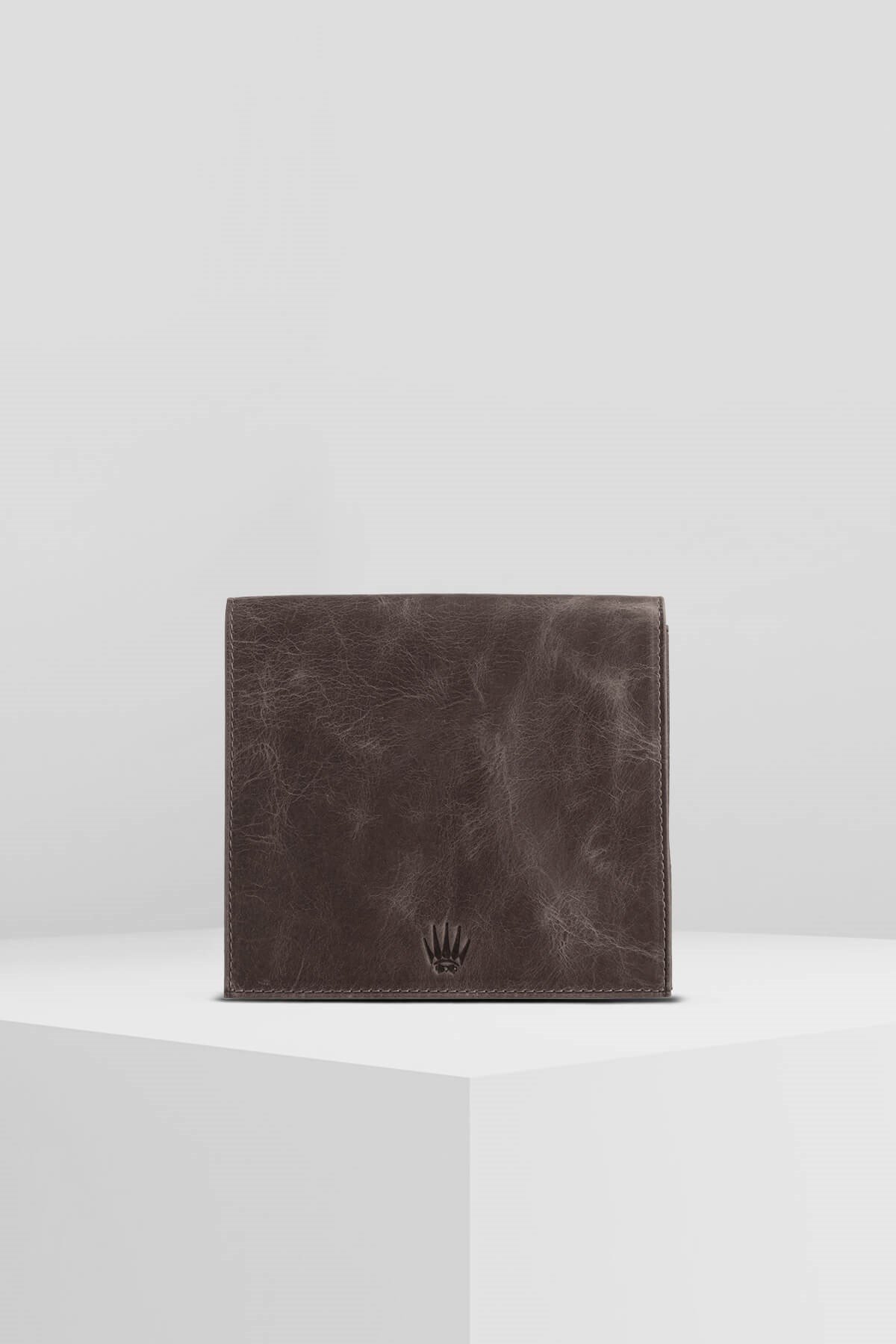 DERİ TÜTÜN KESESİ CRAZY GREYCÜZDAN VE KARTLIKWATCHOFROYALTÜTÜNKESCRZGRYDERİ TÜTÜN KESESİ CRAZY GREY