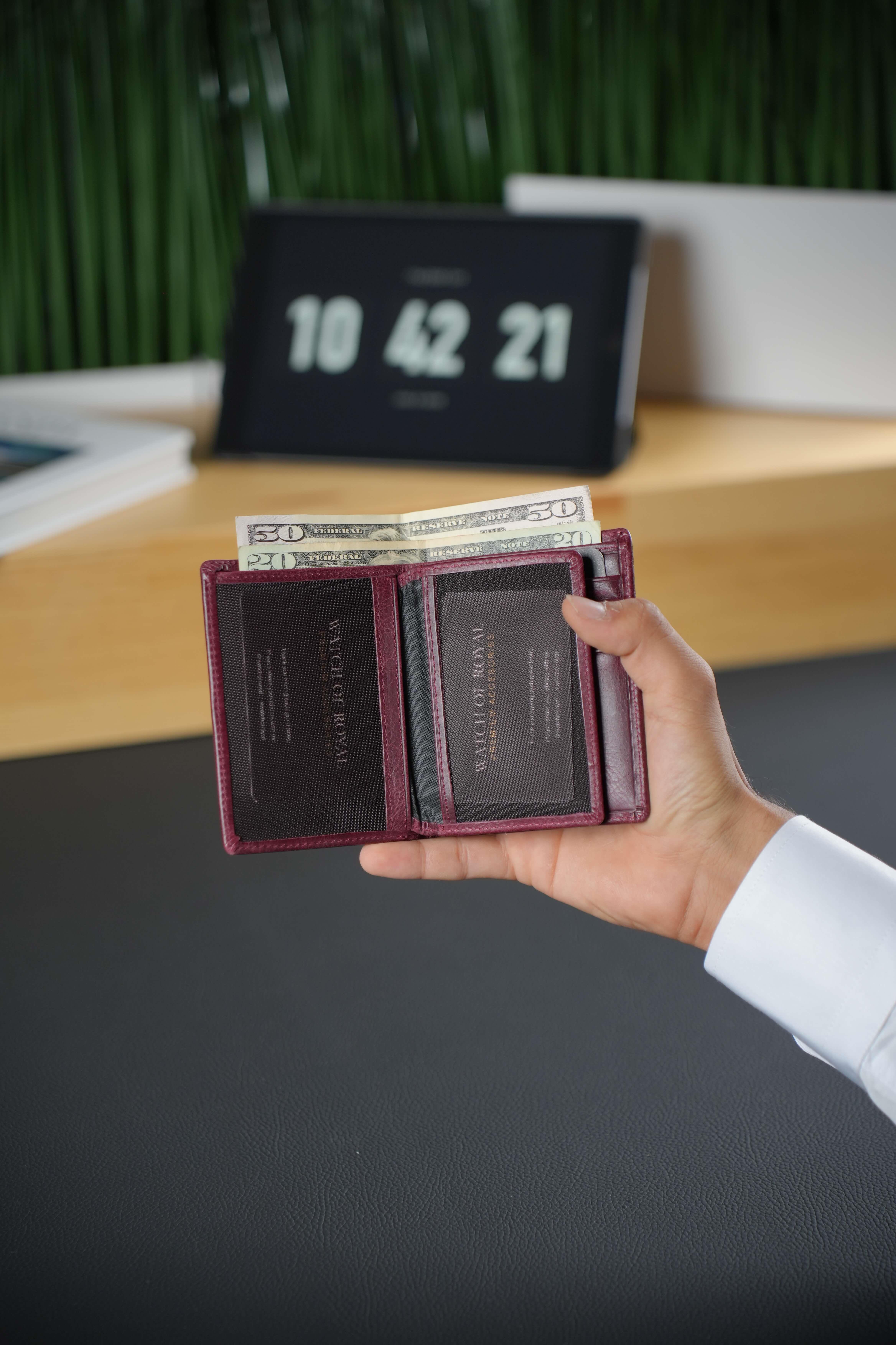 Hakiki Deri Cüzdan Bordo 12 Kart Bölmeli Cüzdan & Kartlık Şeffaf Kimlik ve Ehliyet Bölmeli VenetoCüzdan ve KartlıkWATCHOFROYALVENETOHakiki Deri Cüzdan Bordo 12 Kart Bölmeli Cüzdan & Kartlık Şeffaf Kimlik ve Ehliyet Bölmeli Veneto