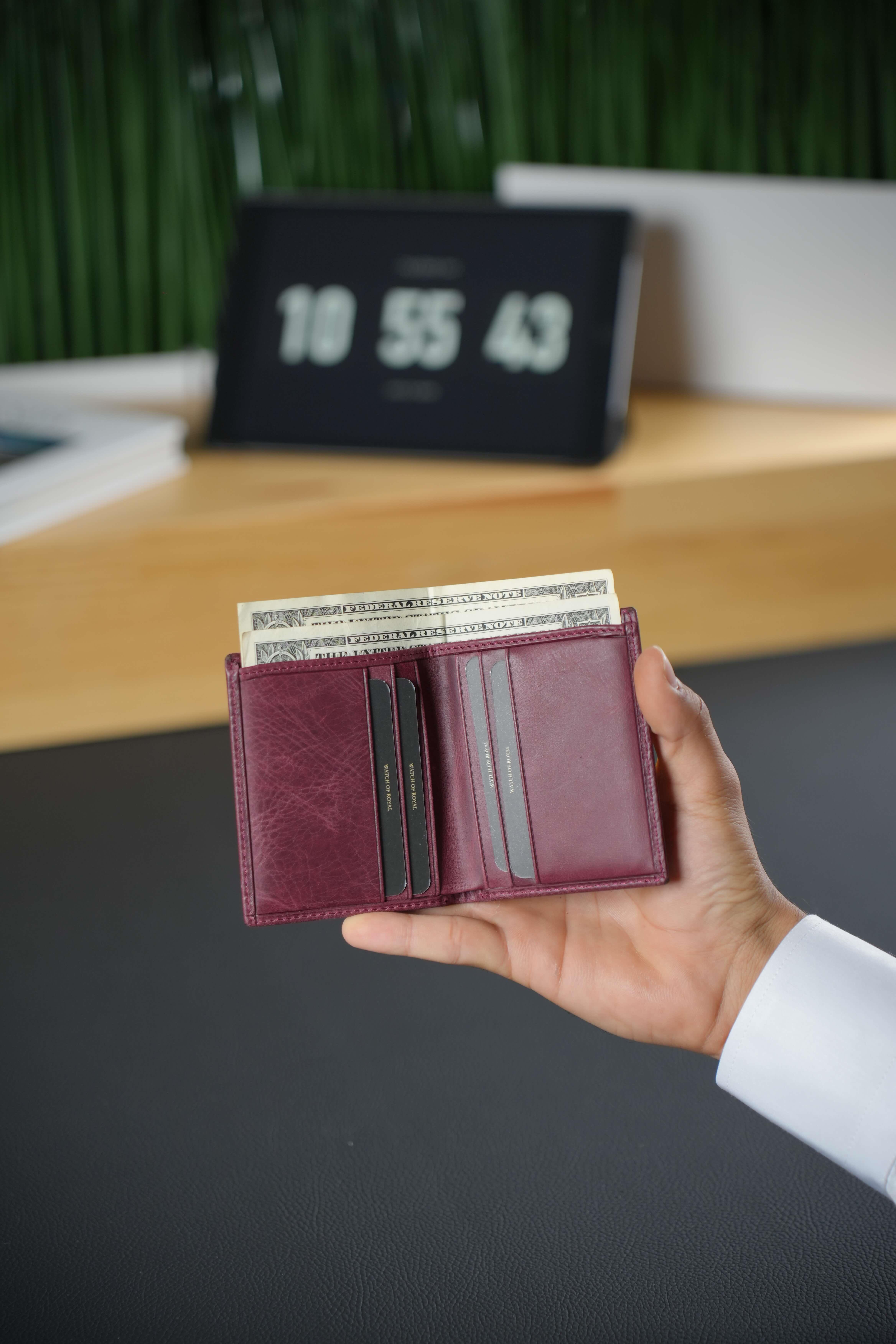 %100 Hakiki Deri Crazy Bordo Cüzdan 6 Kart Bölmeli Hafif ve Minimalist Tasarım WoodCüzdan ve KartlıkWATCHOFROYALWOOD%100 Hakiki Deri Crazy Bordo Cüzdan 6 Kart Bölmeli Hafif ve Minimalist Tasarım Wood