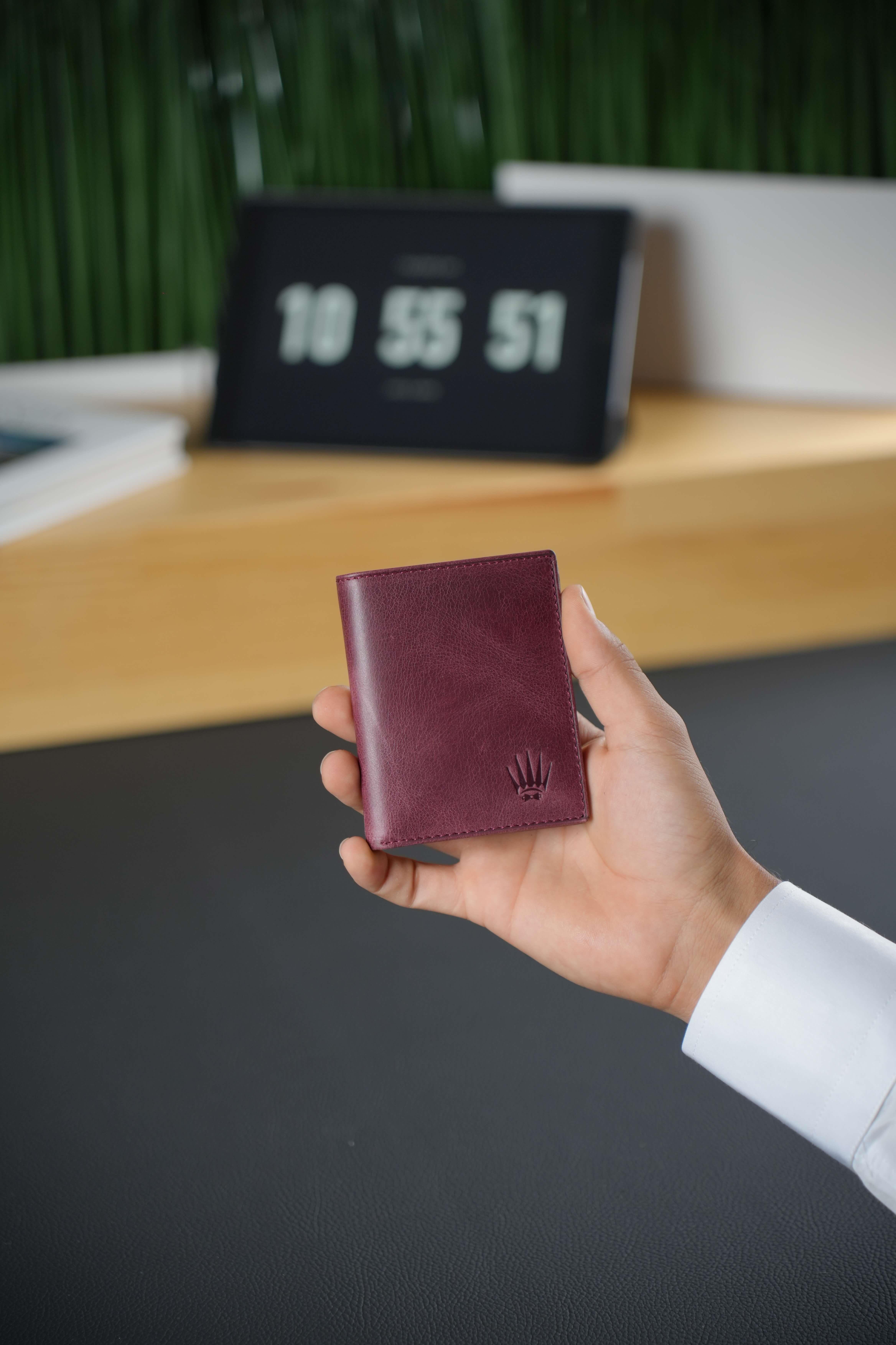 %100 Hakiki Deri Crazy Bordo Cüzdan 6 Kart Bölmeli Hafif ve Minimalist Tasarım WoodCüzdan ve KartlıkWATCHOFROYALWOOD%100 Hakiki Deri Crazy Bordo Cüzdan 6 Kart Bölmeli Hafif ve Minimalist Tasarım Wood