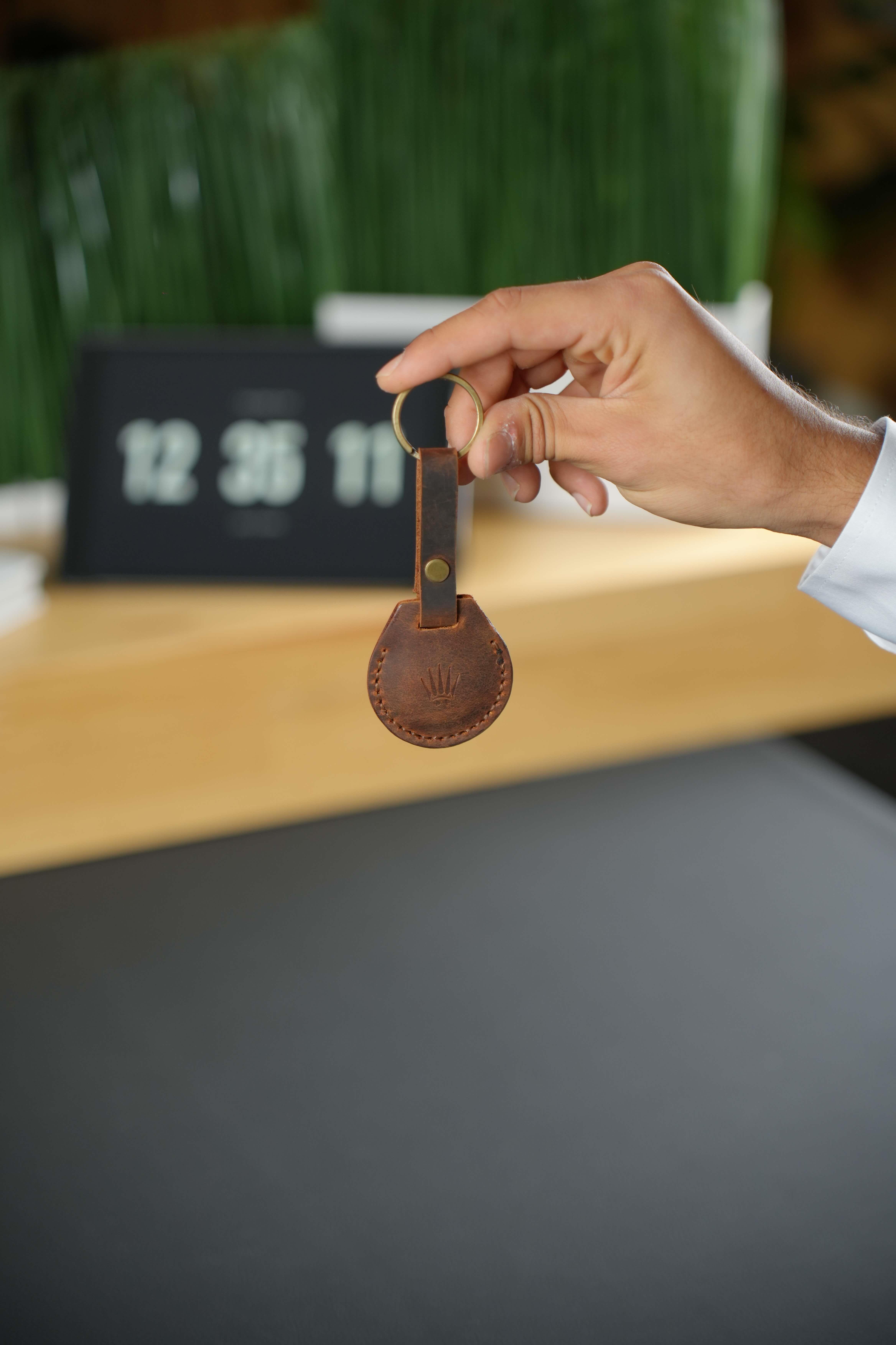 Crazy Taba Hakiki Deri Anahtarlık - Apple AirTag için Şık ve FonksiyonelCüzdan&Kartlık KonseptWATCHOFROYALAPPLEAİRTAGCrazy Taba Hakiki Deri Anahtarlık - Apple AirTag için Şık ve Fonksiyonel